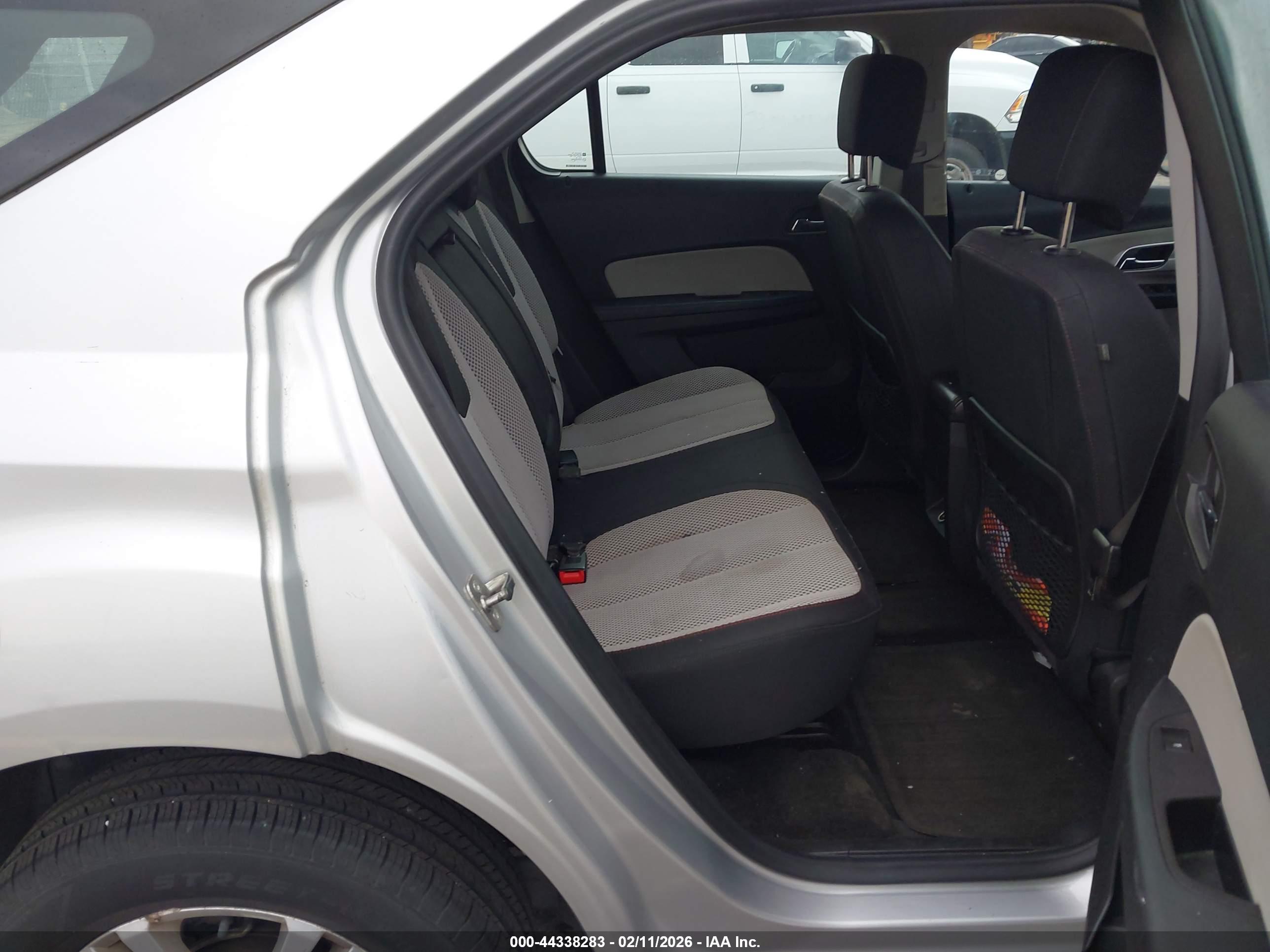 CHEVROLET EQUINOX image 8
