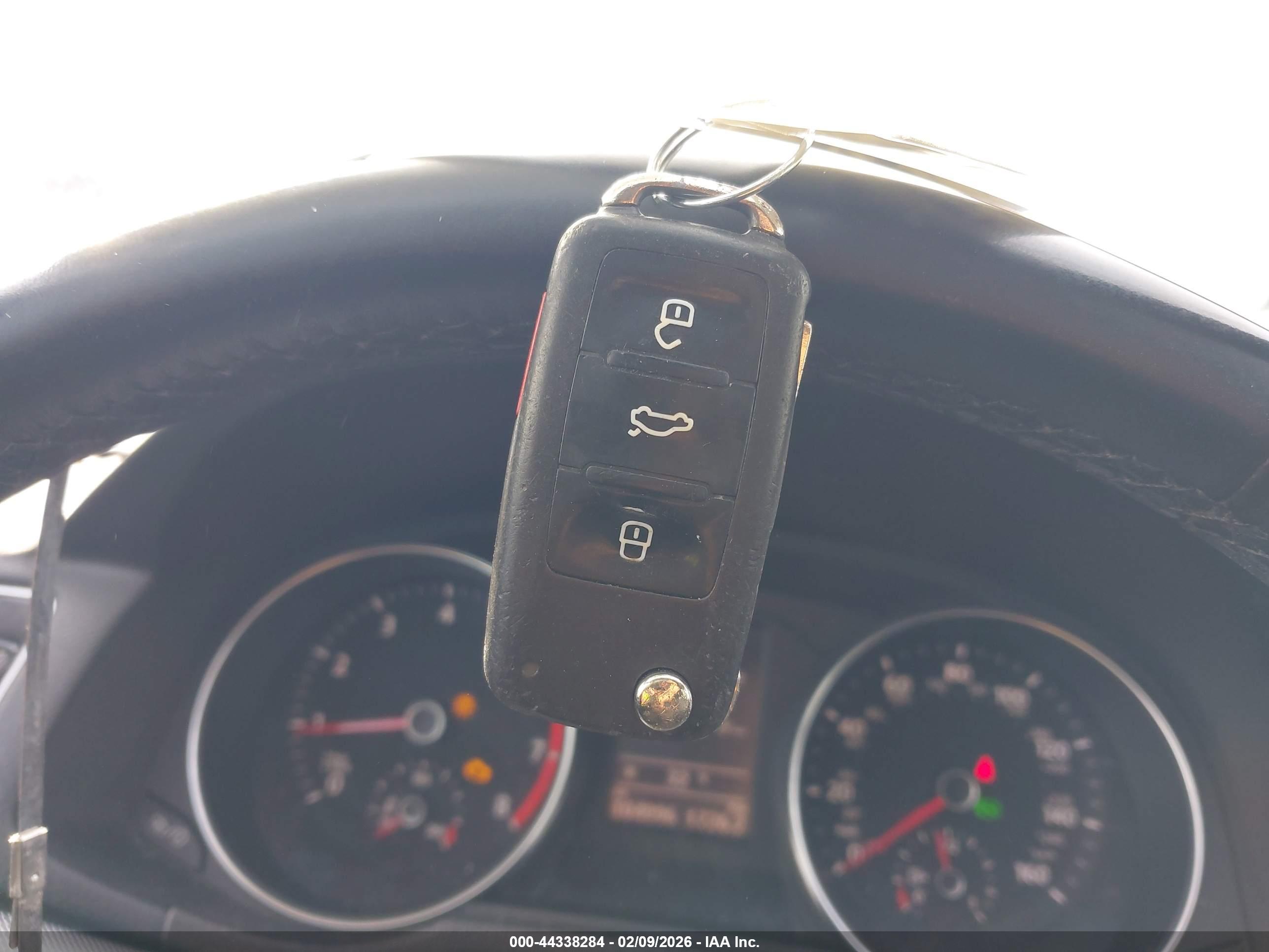 VOLKSWAGEN PASSAT image 11