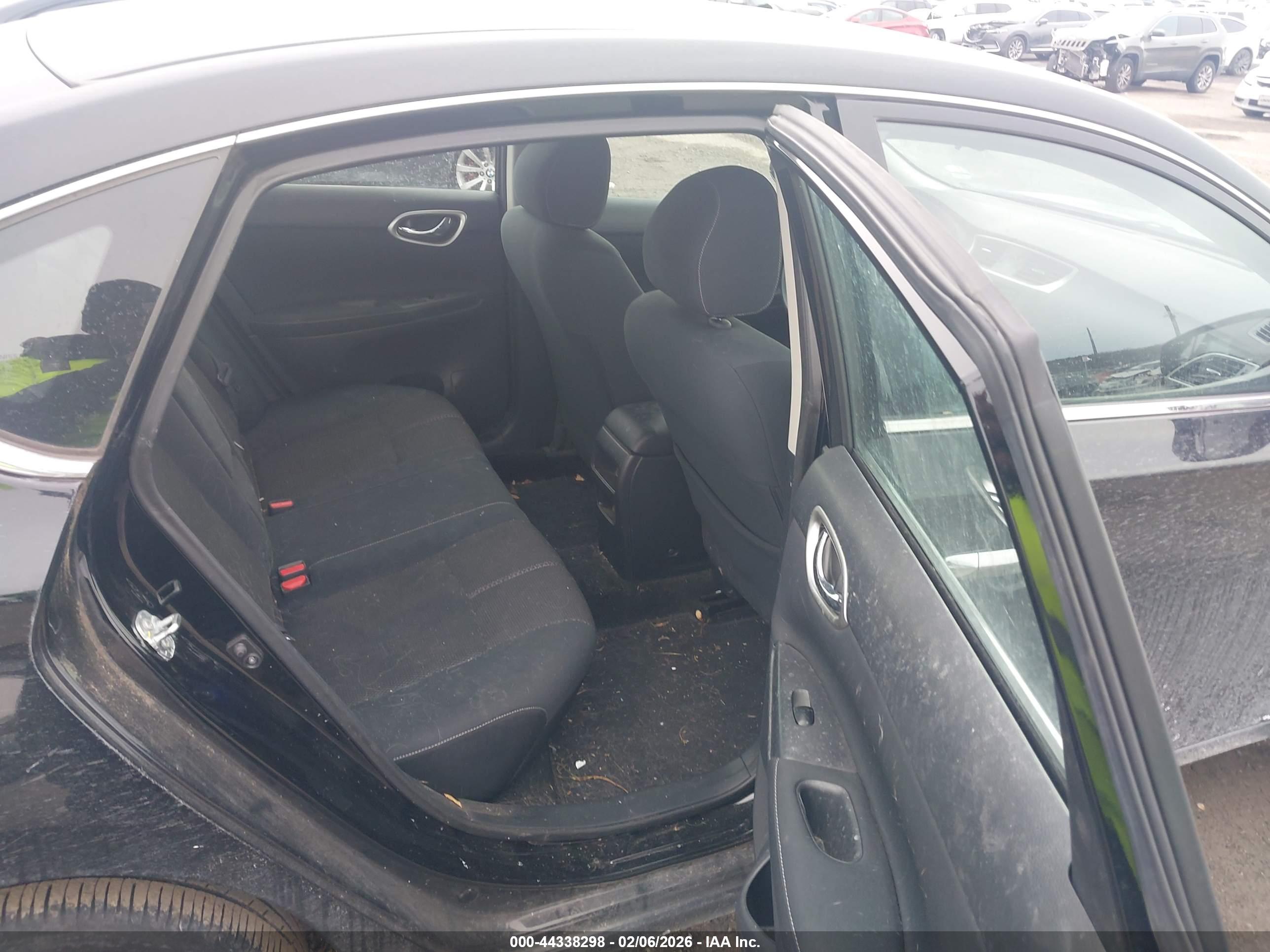 NISSAN SENTRA image 8