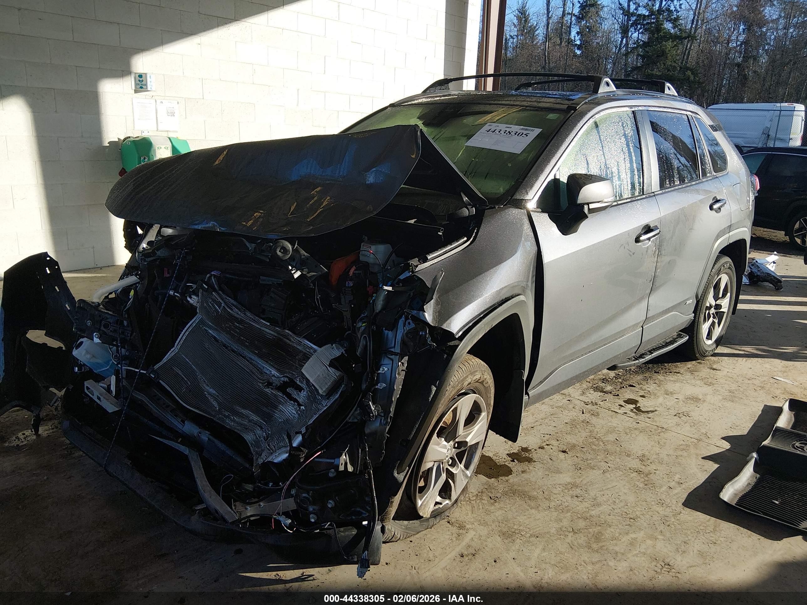 TOYOTA RAV4 image 2