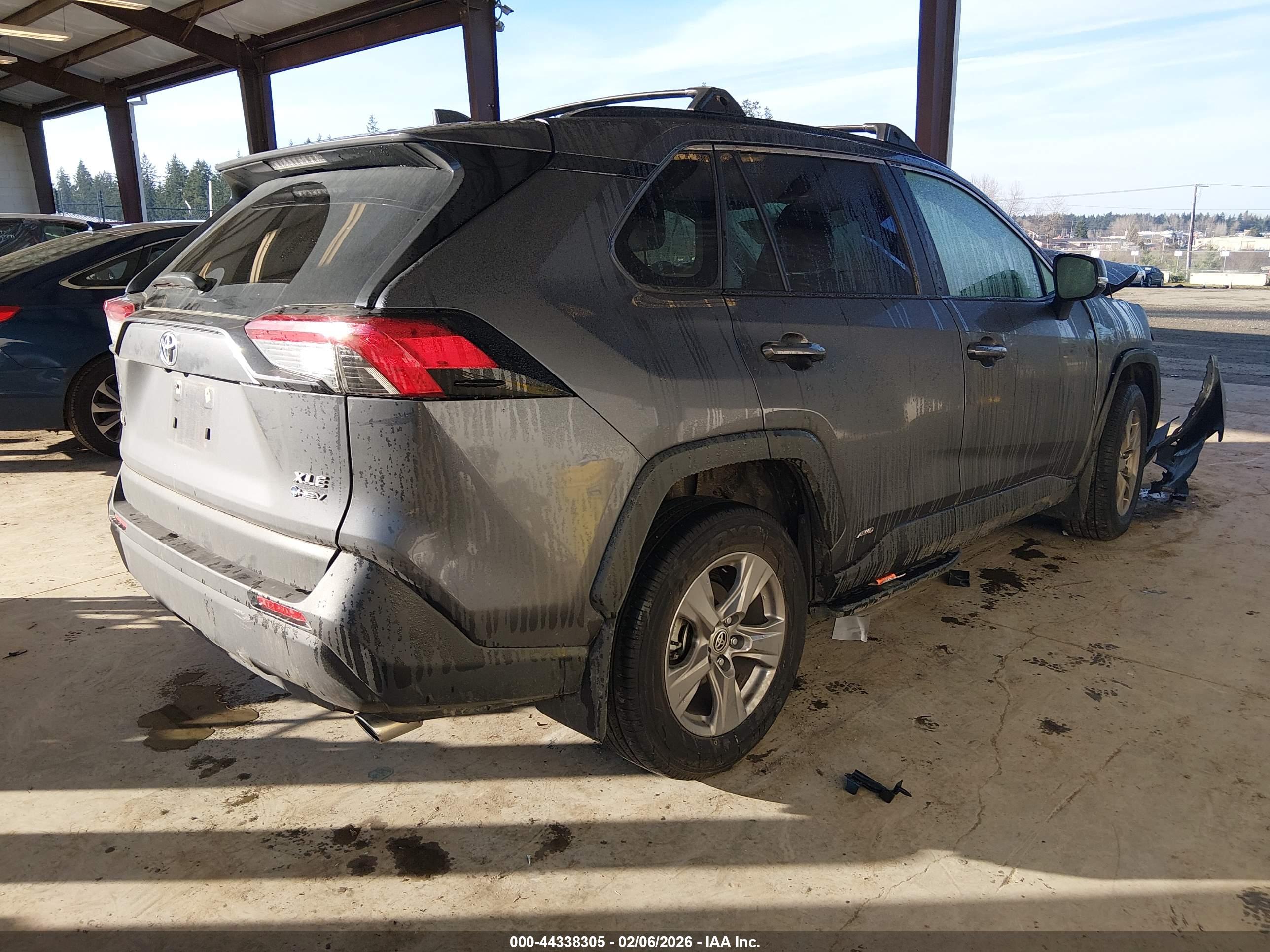 TOYOTA RAV4 image 4