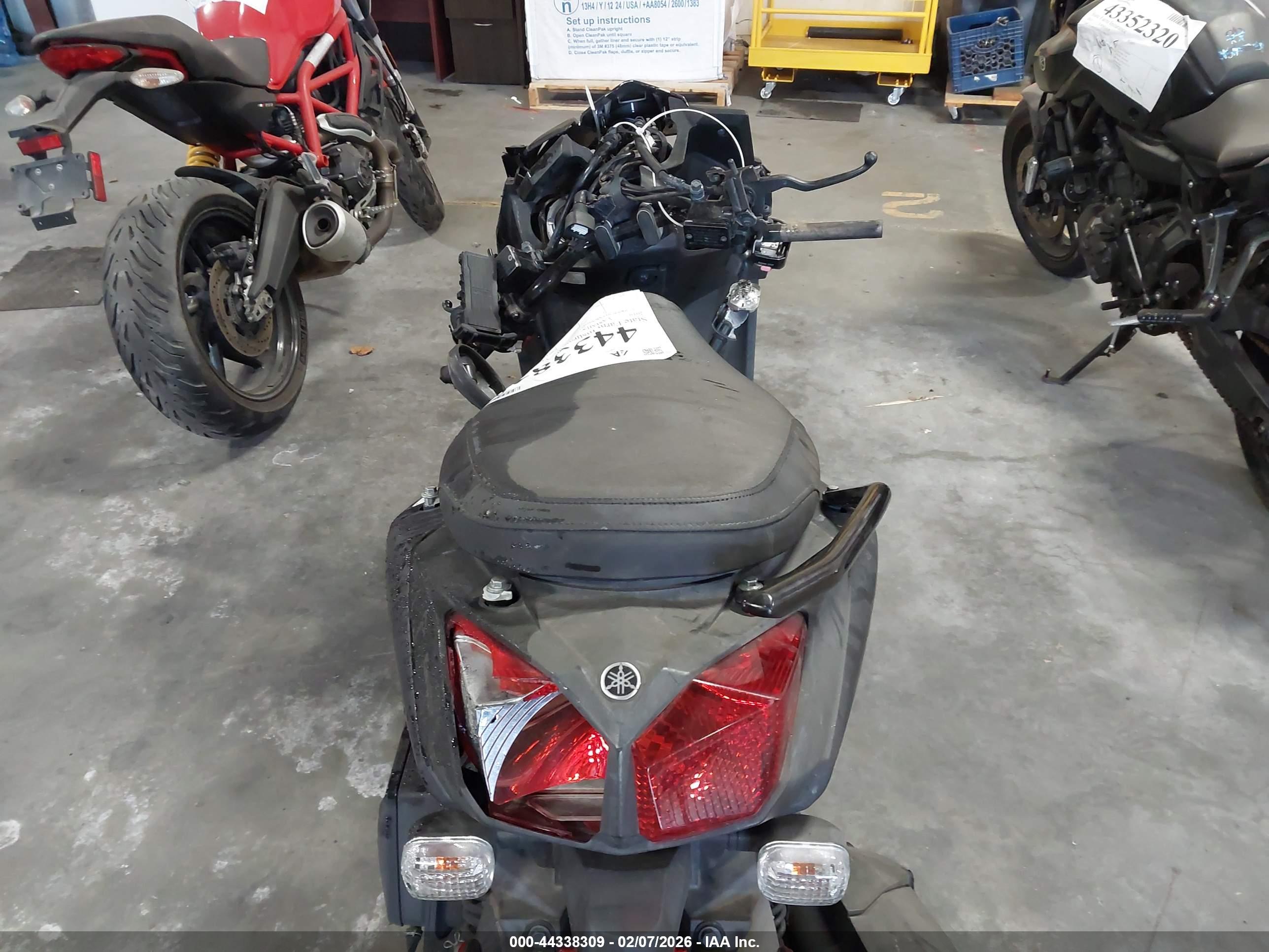 YAMAHA YW125 image 6