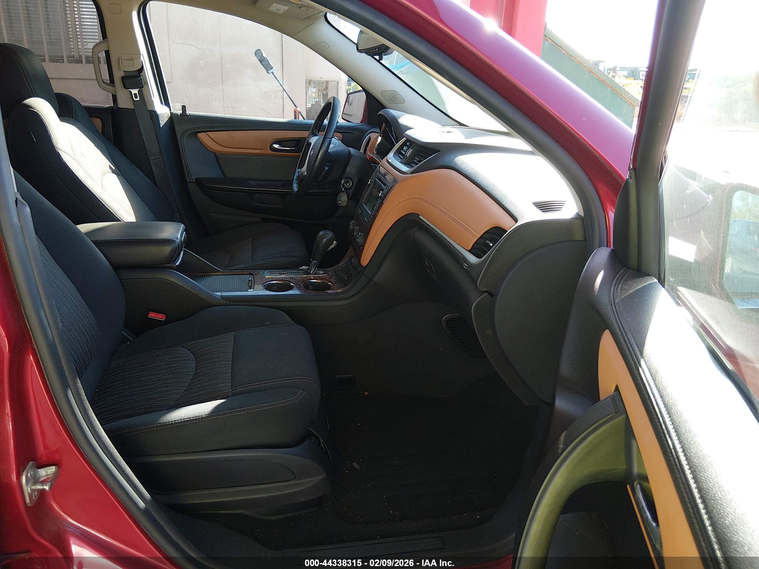 CHEVROLET TRAVERSE image 5