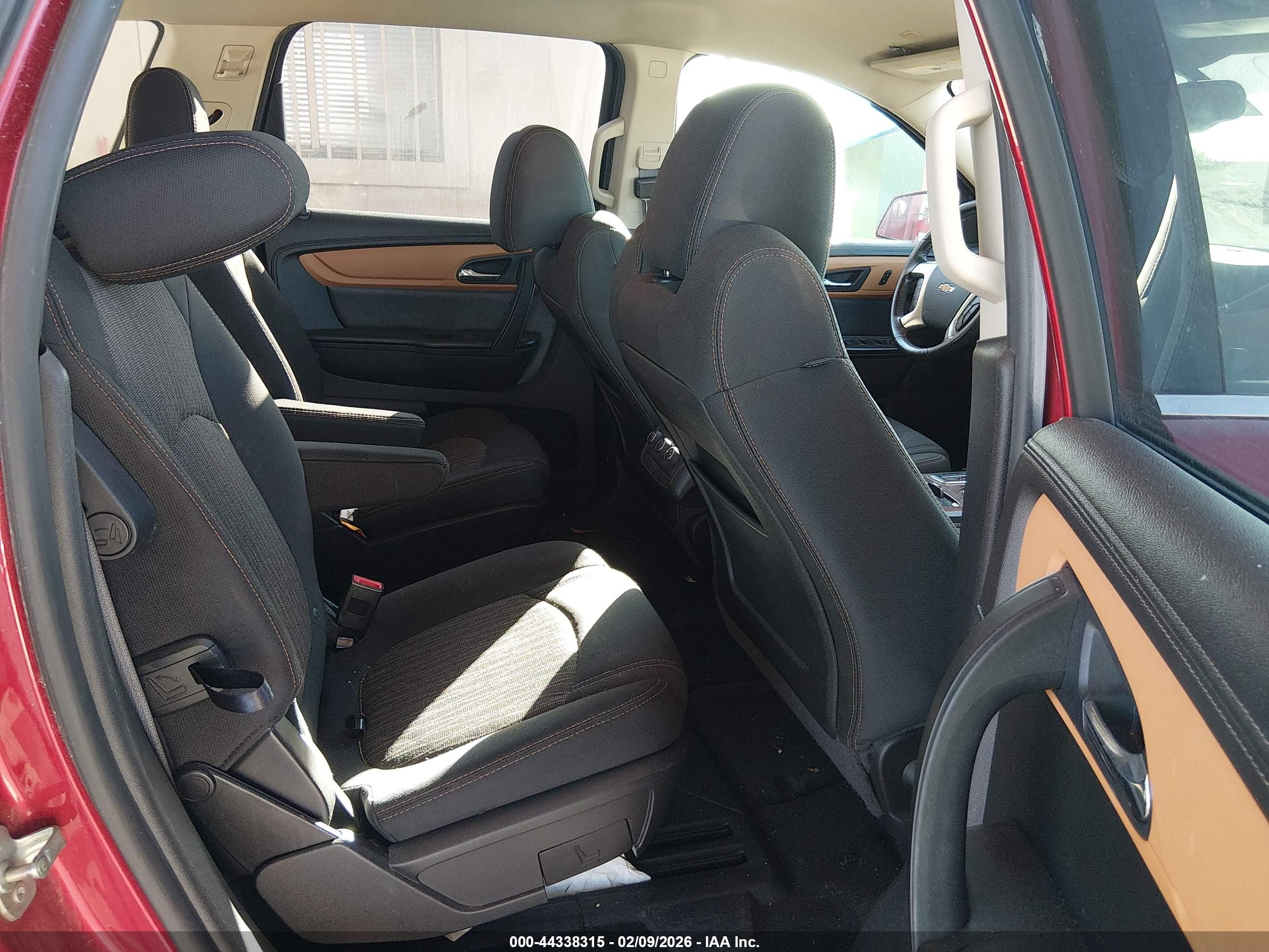 CHEVROLET TRAVERSE image 8