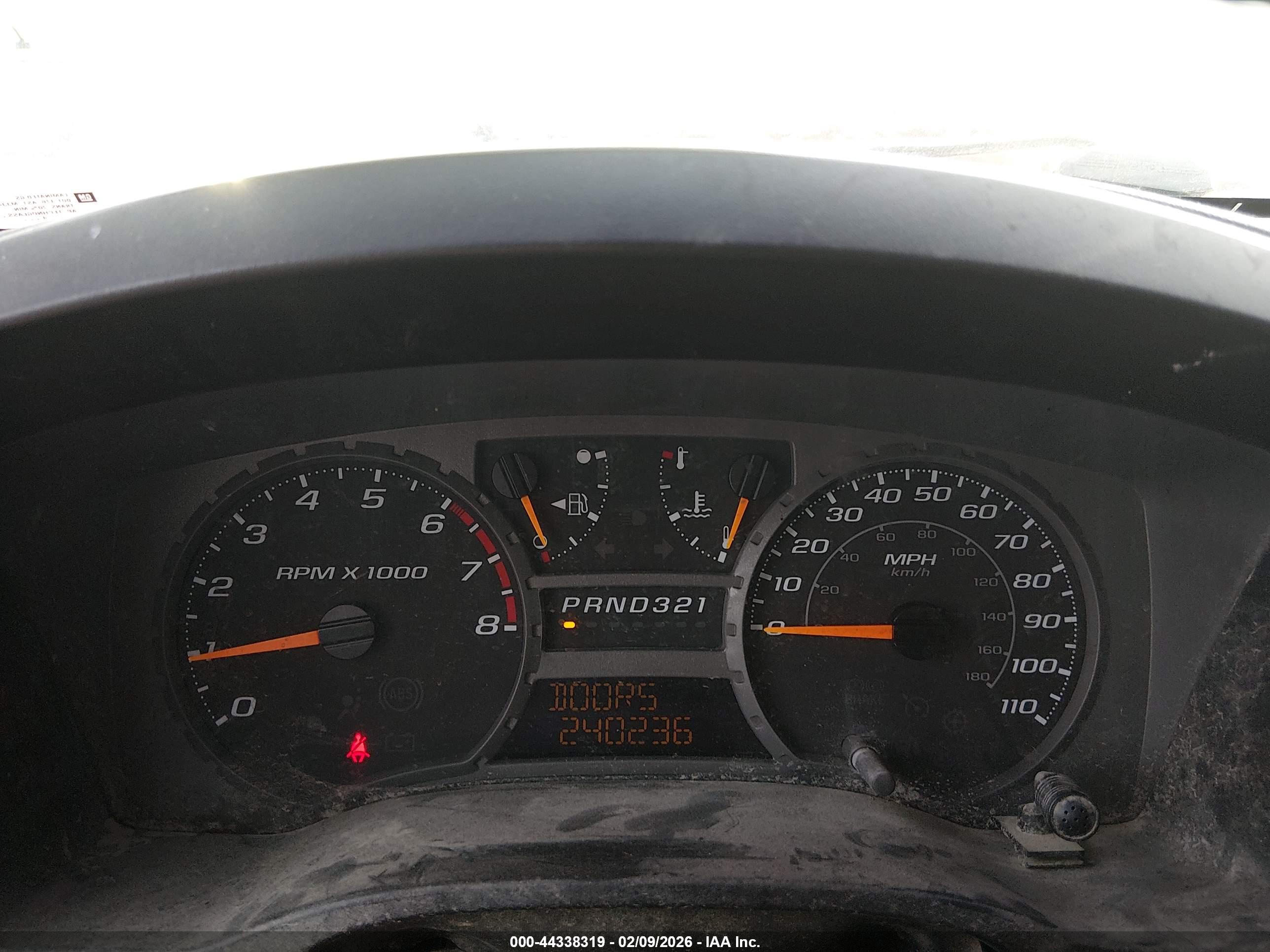 CHEVROLET COLORADO image 7