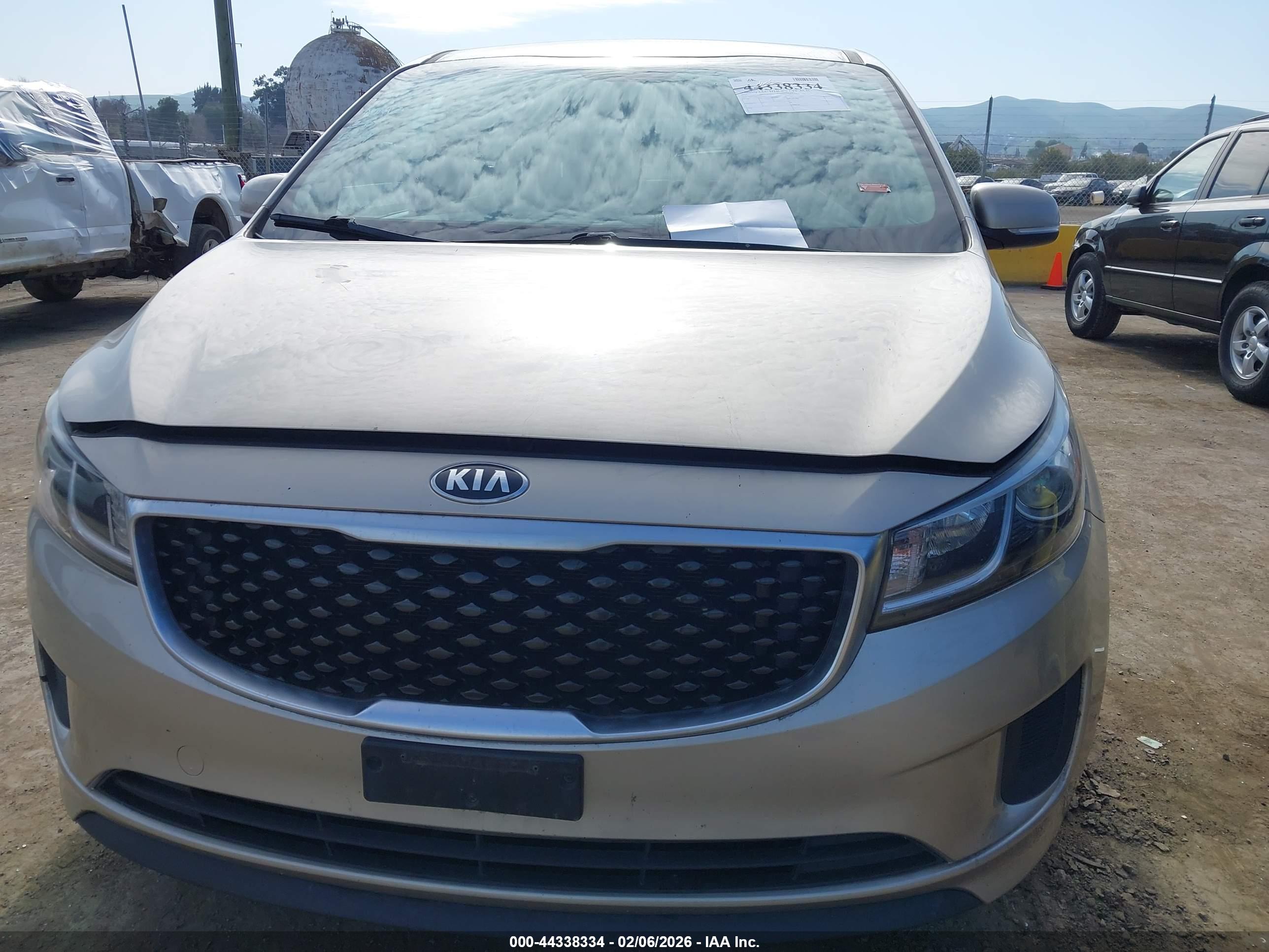 KIA SEDONA image 6