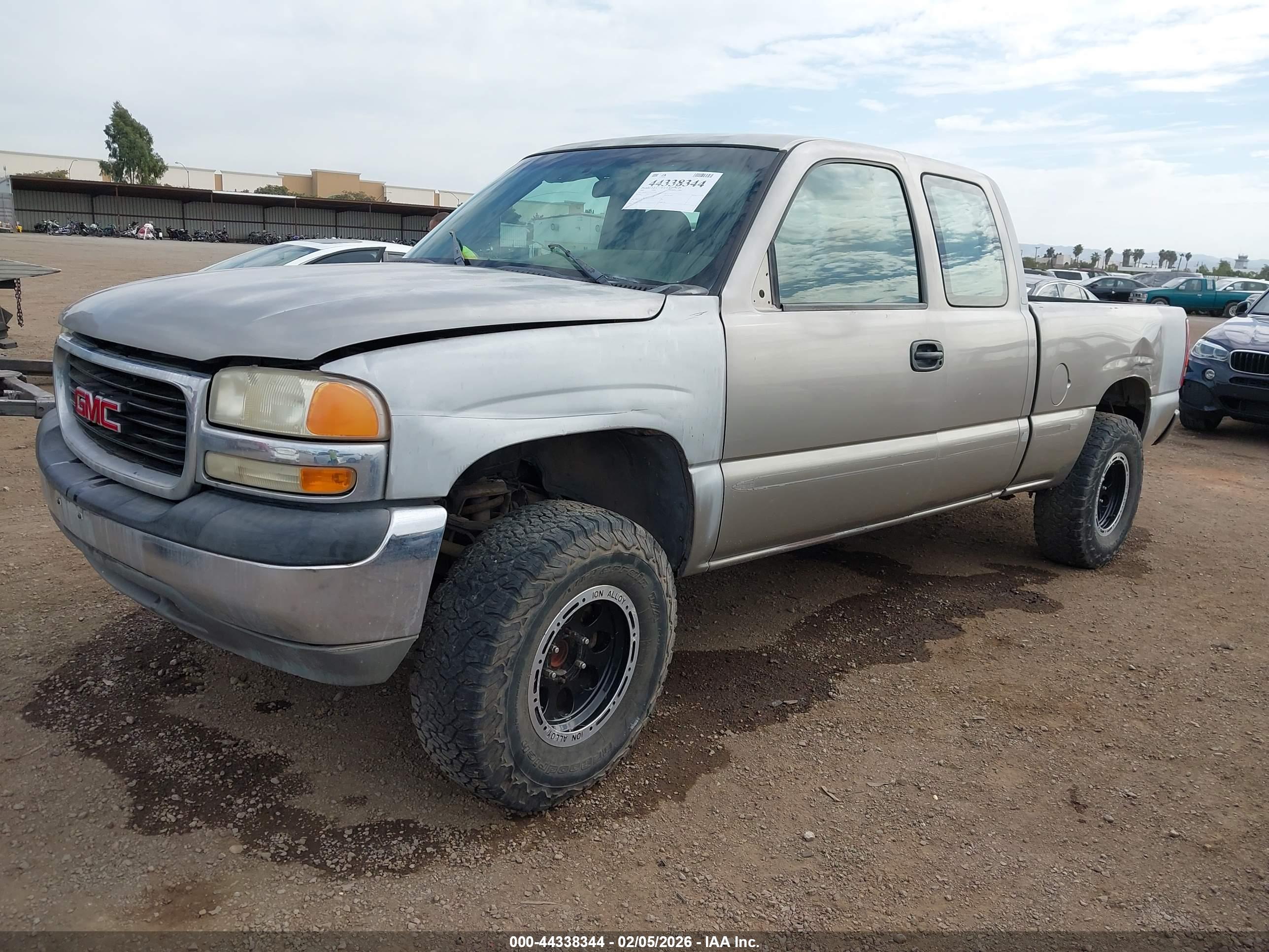 GMC SIERRA image 2