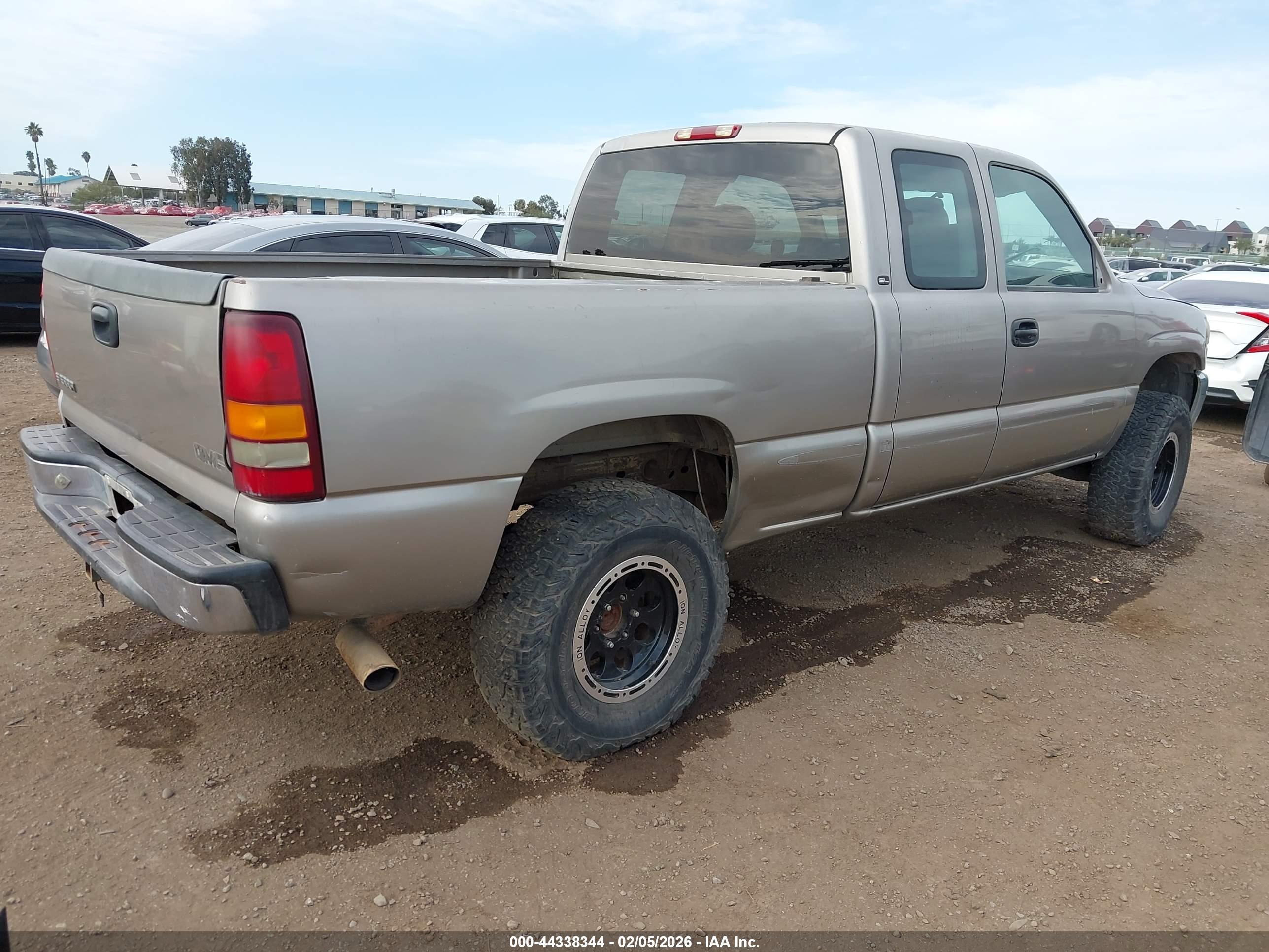 GMC SIERRA image 4