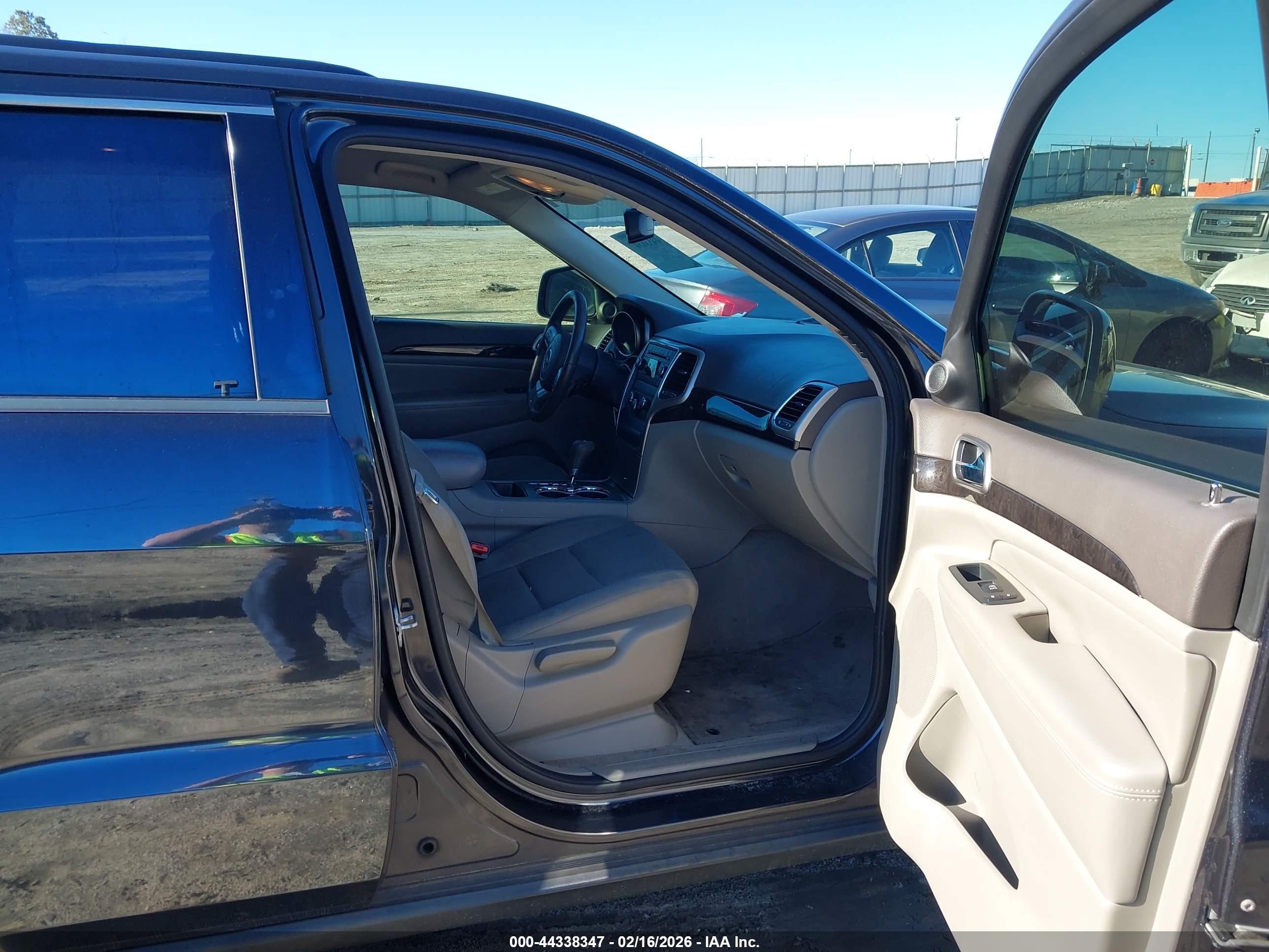 JEEP GRAND image 5