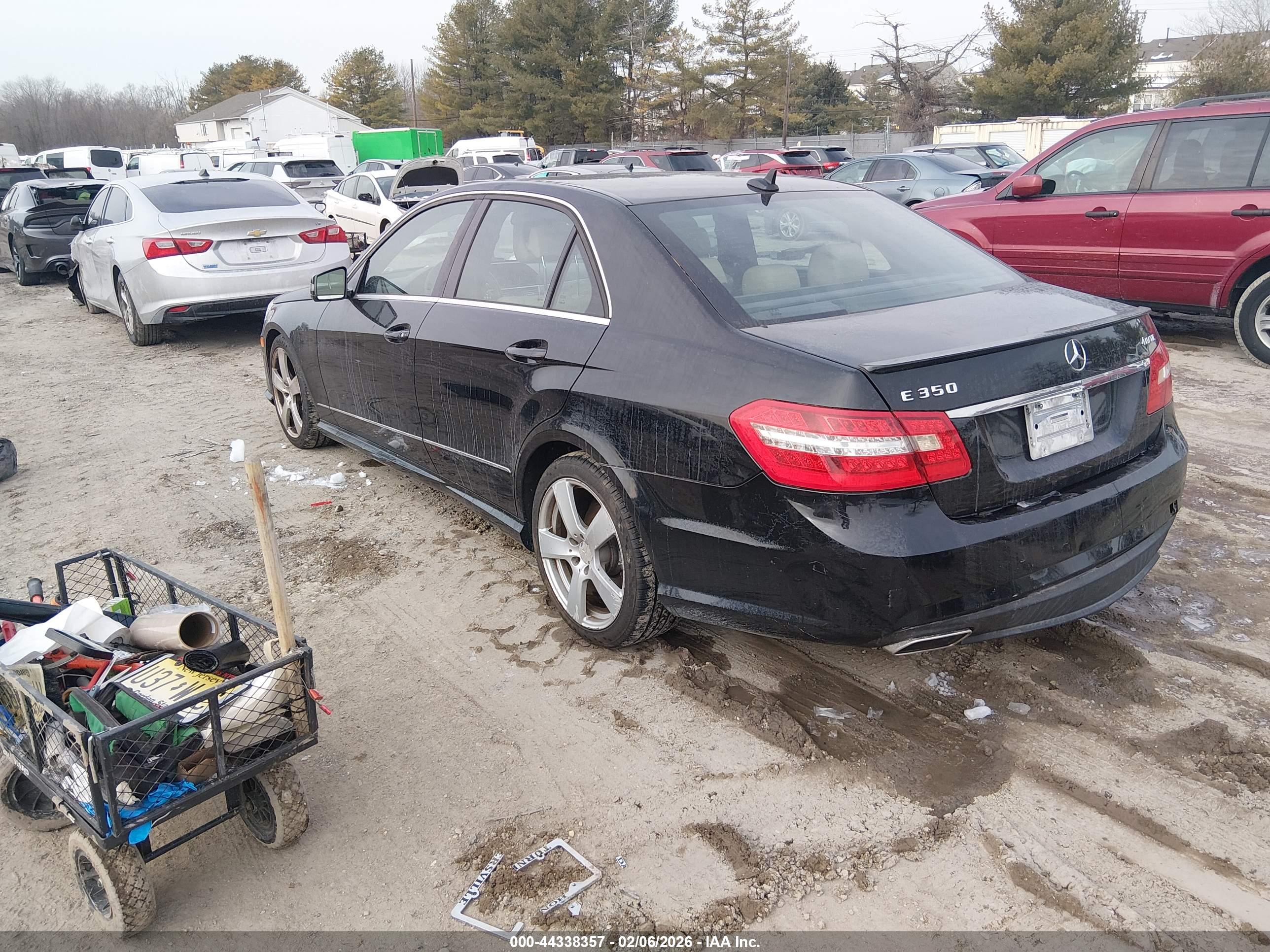 MERCEDES-BENZ E image 3