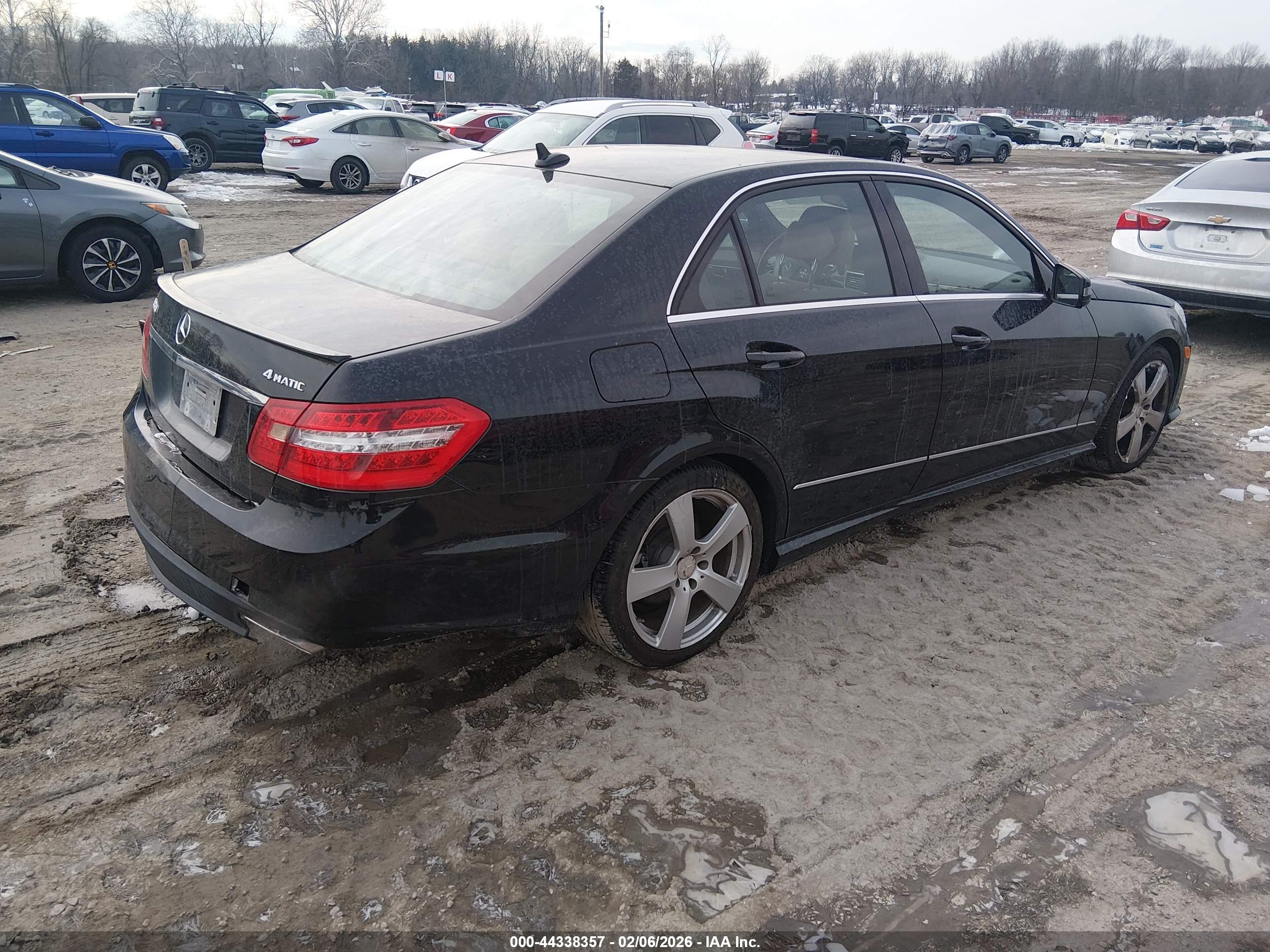 MERCEDES-BENZ E image 4