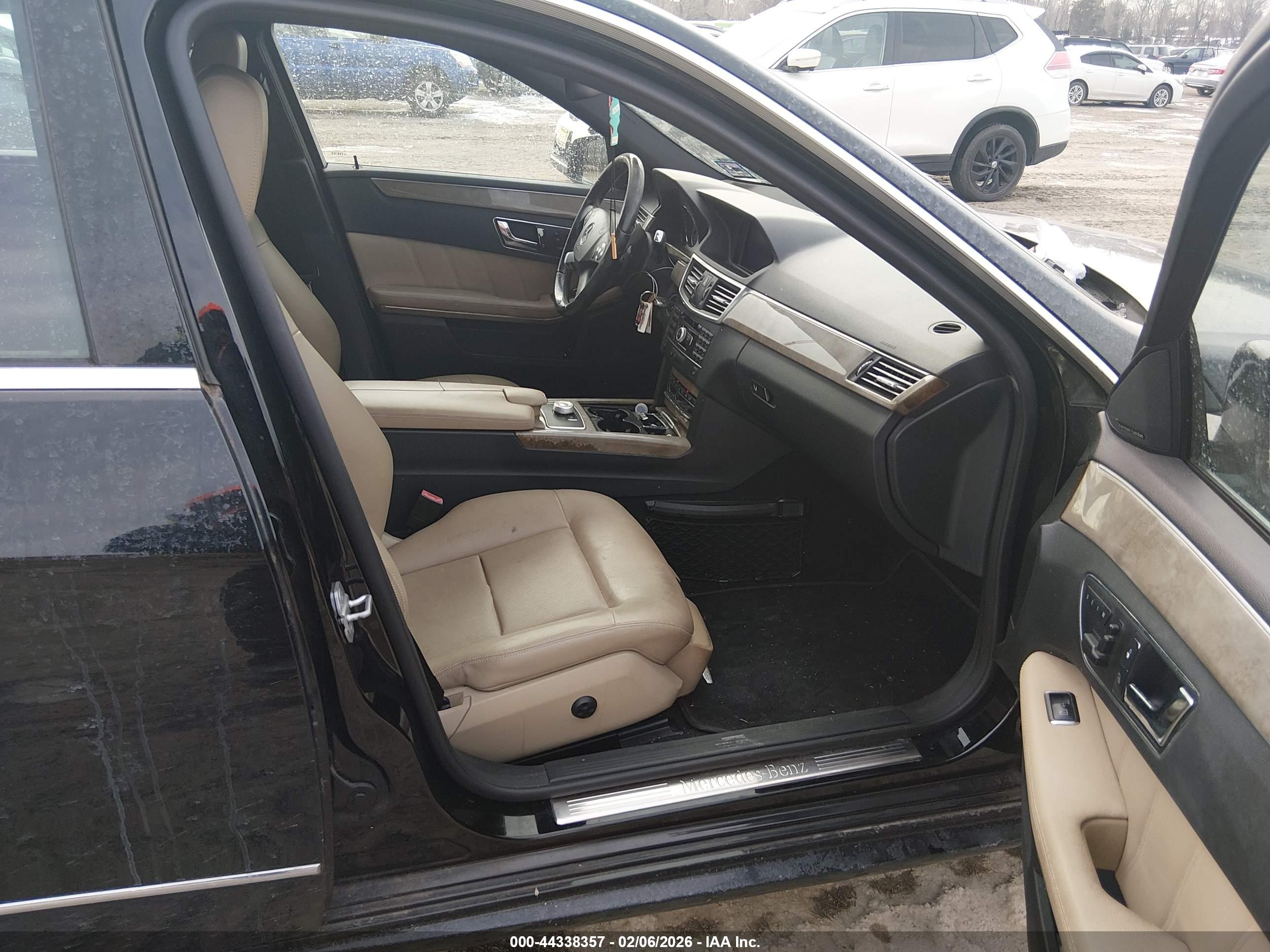 MERCEDES-BENZ E image 5