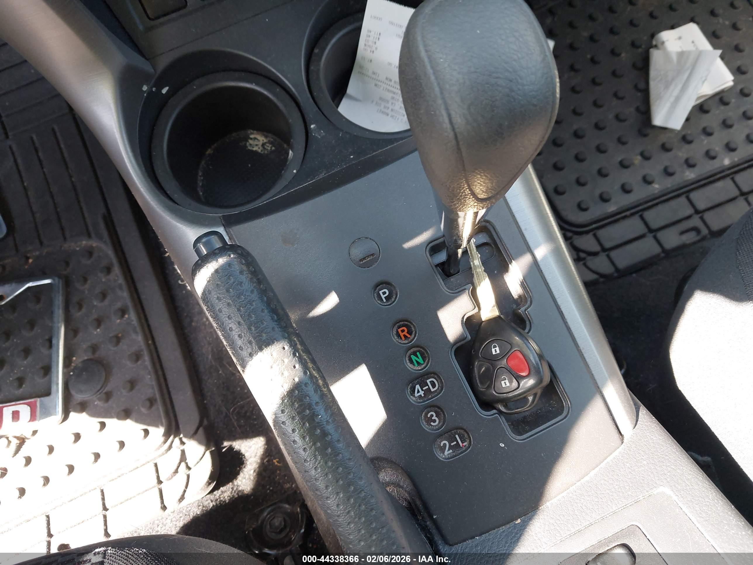 TOYOTA RAV4 image 11