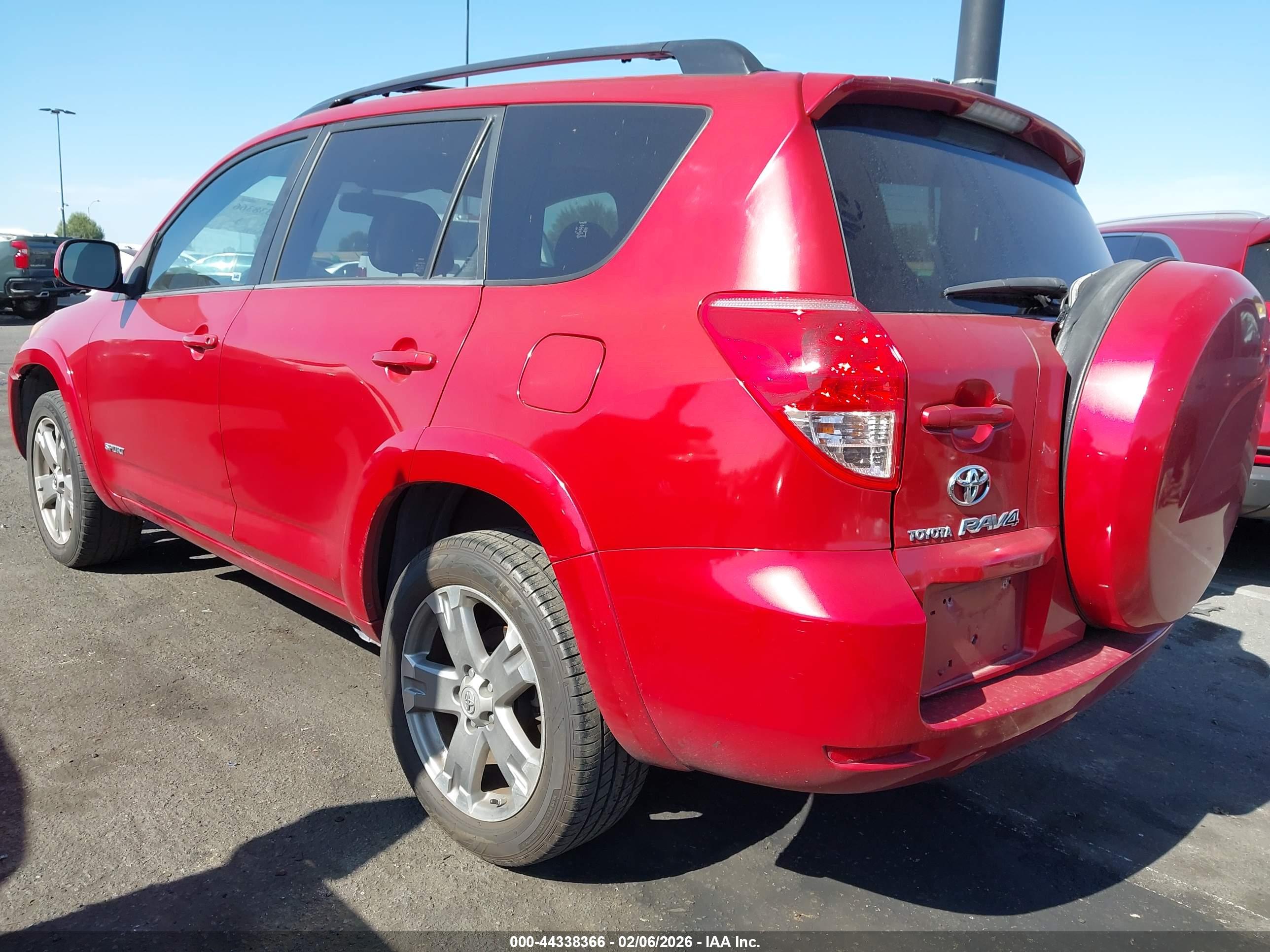 TOYOTA RAV4 image 3
