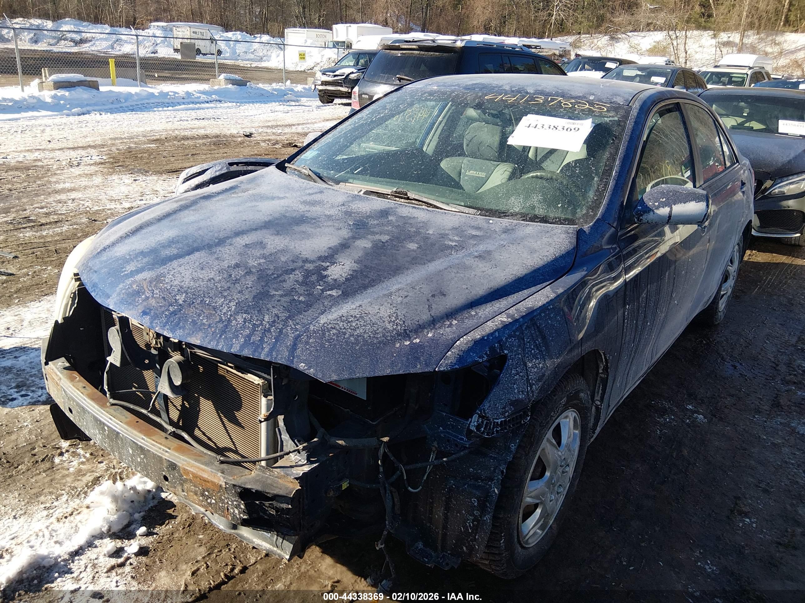 TOYOTA CAMRY image 2