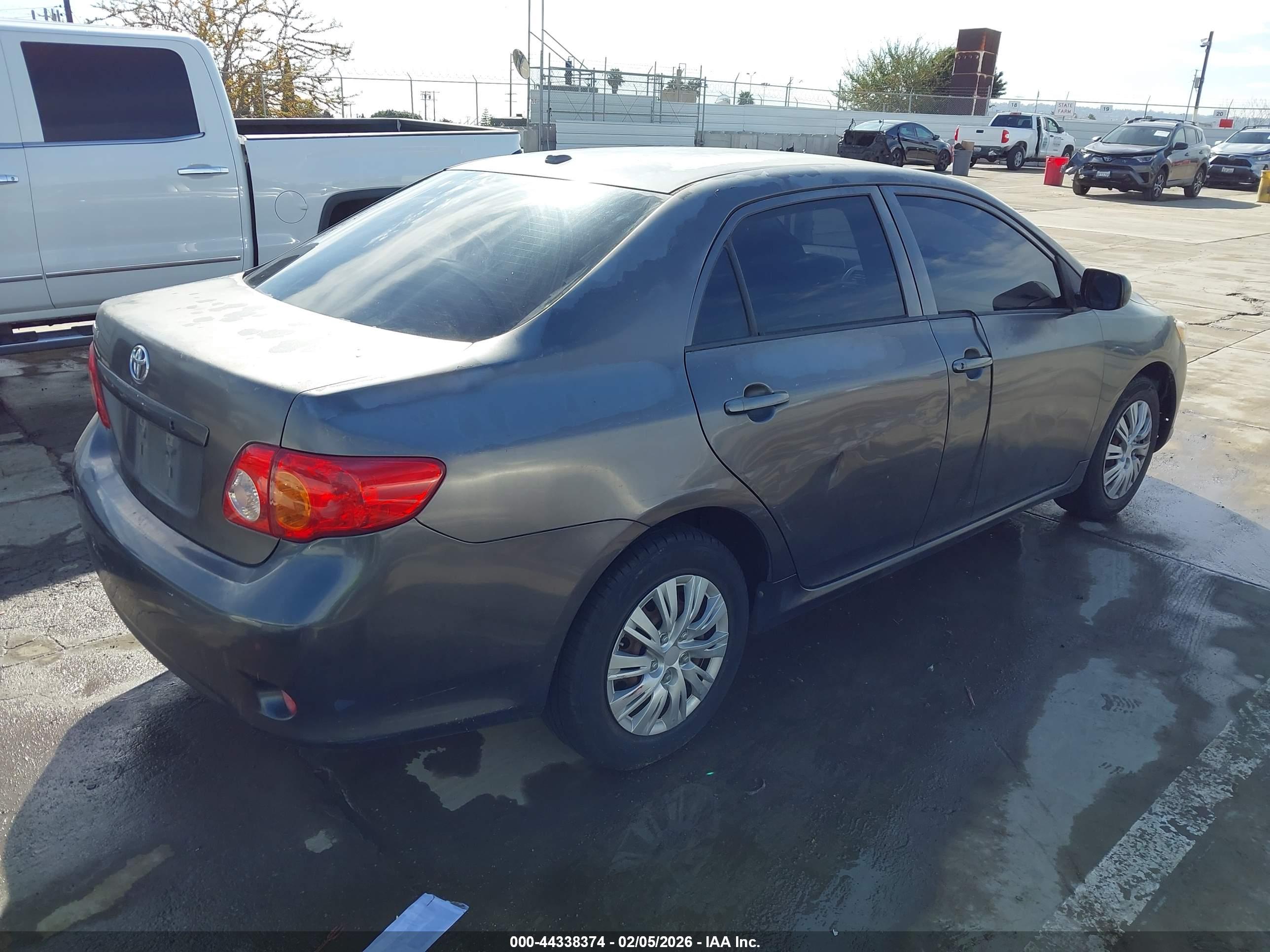 TOYOTA COROLLA image 4