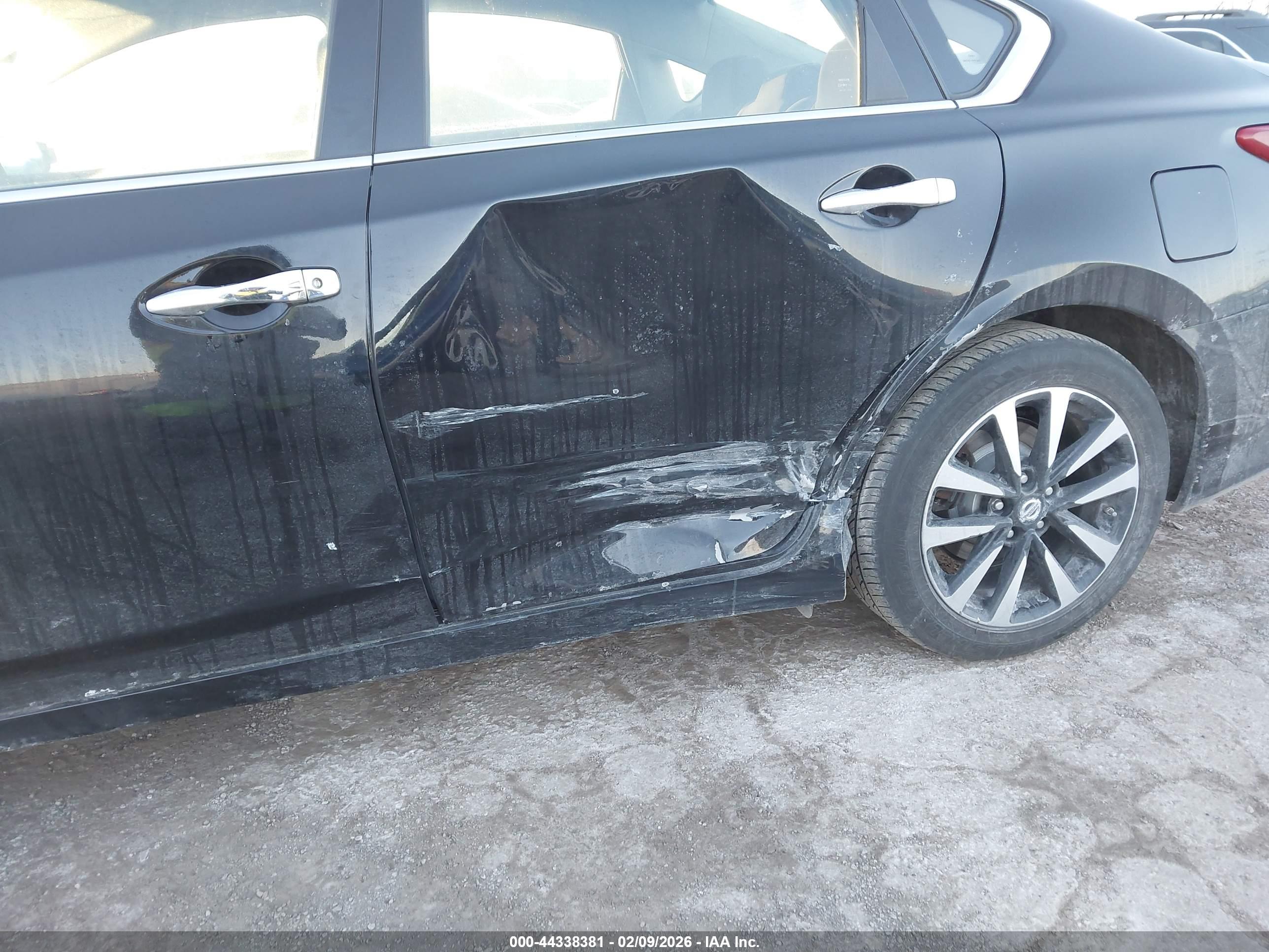 NISSAN ALTIMA image 6