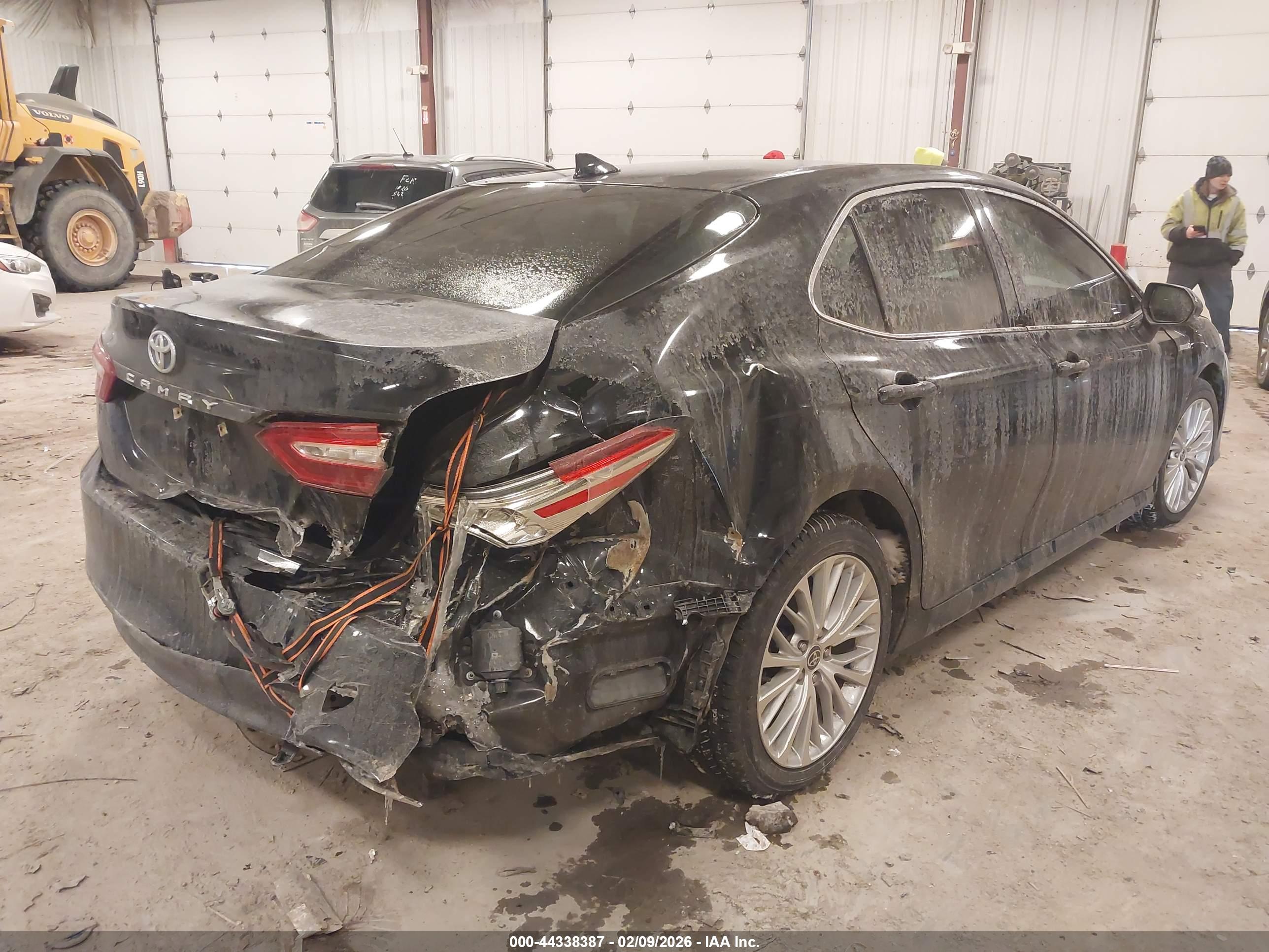 TOYOTA CAMRY image 4