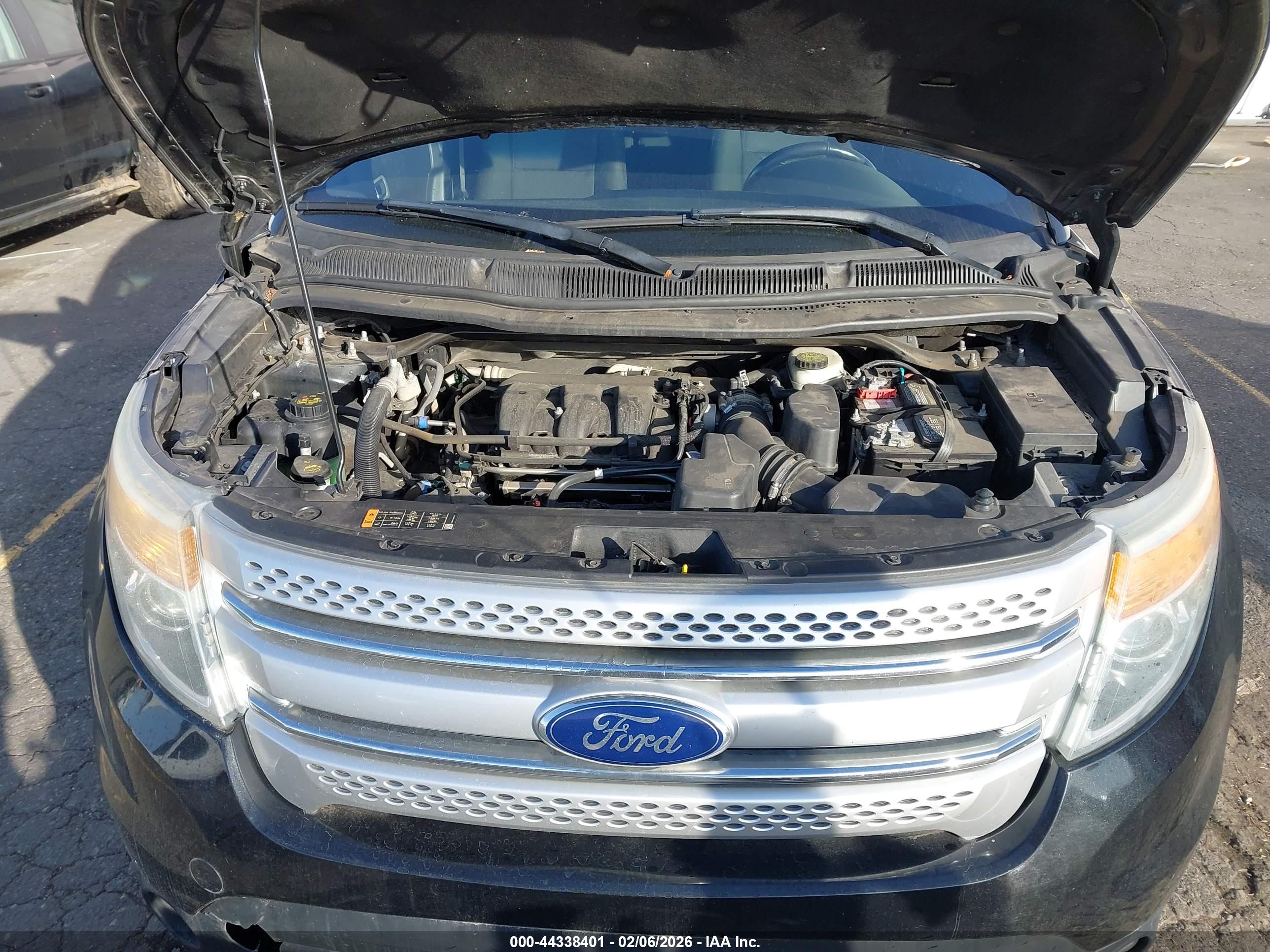 FORD EXPLORER image 10