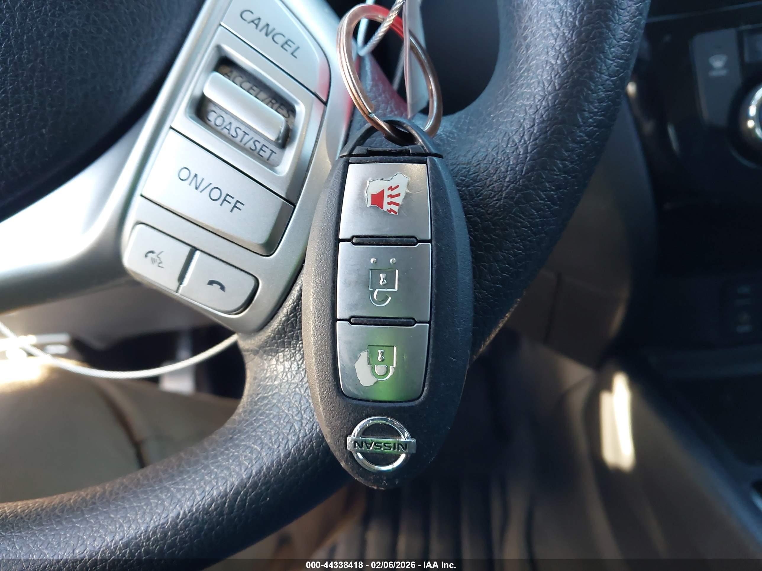 NISSAN ROGUE image 11