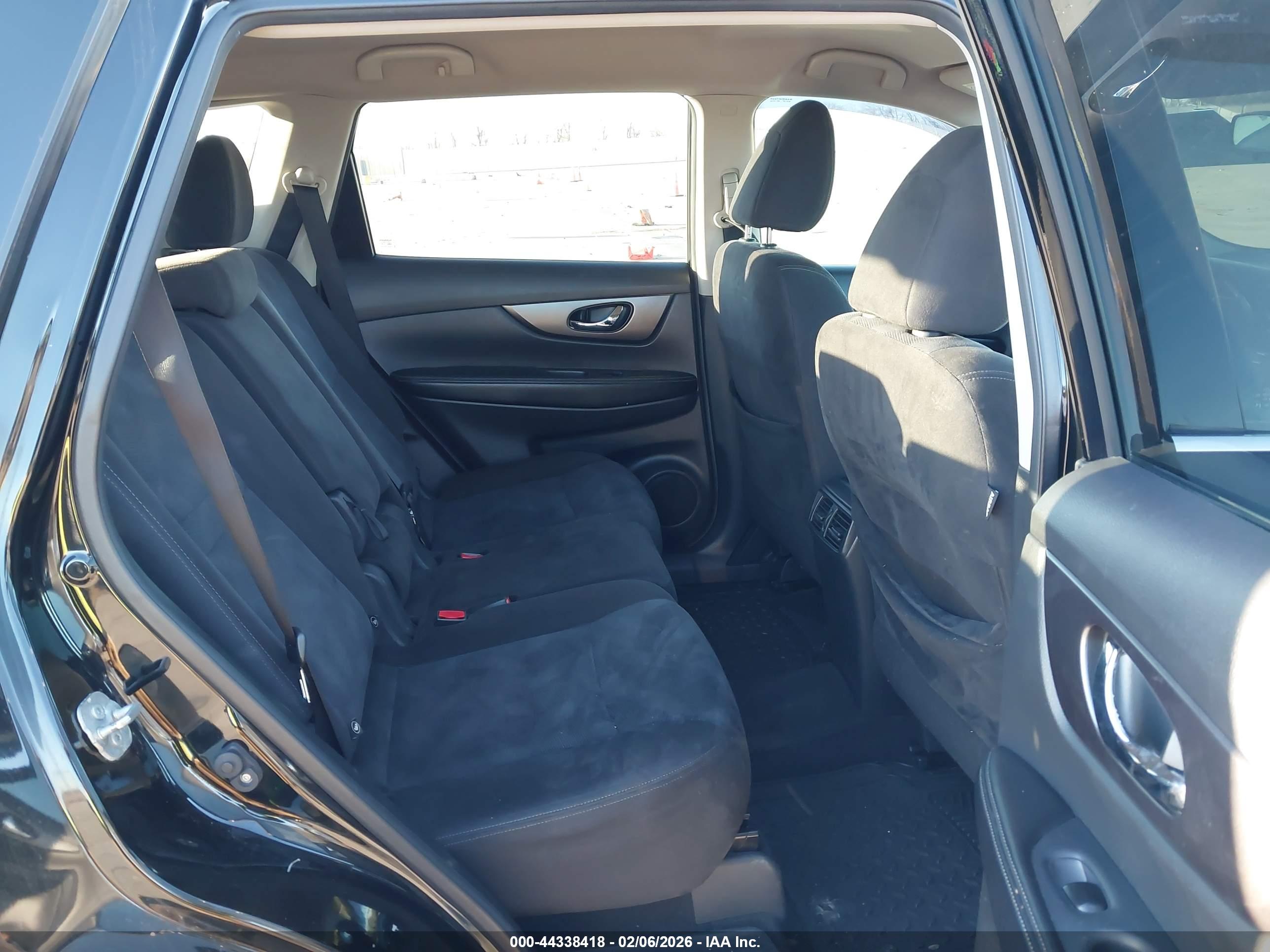 NISSAN ROGUE image 8