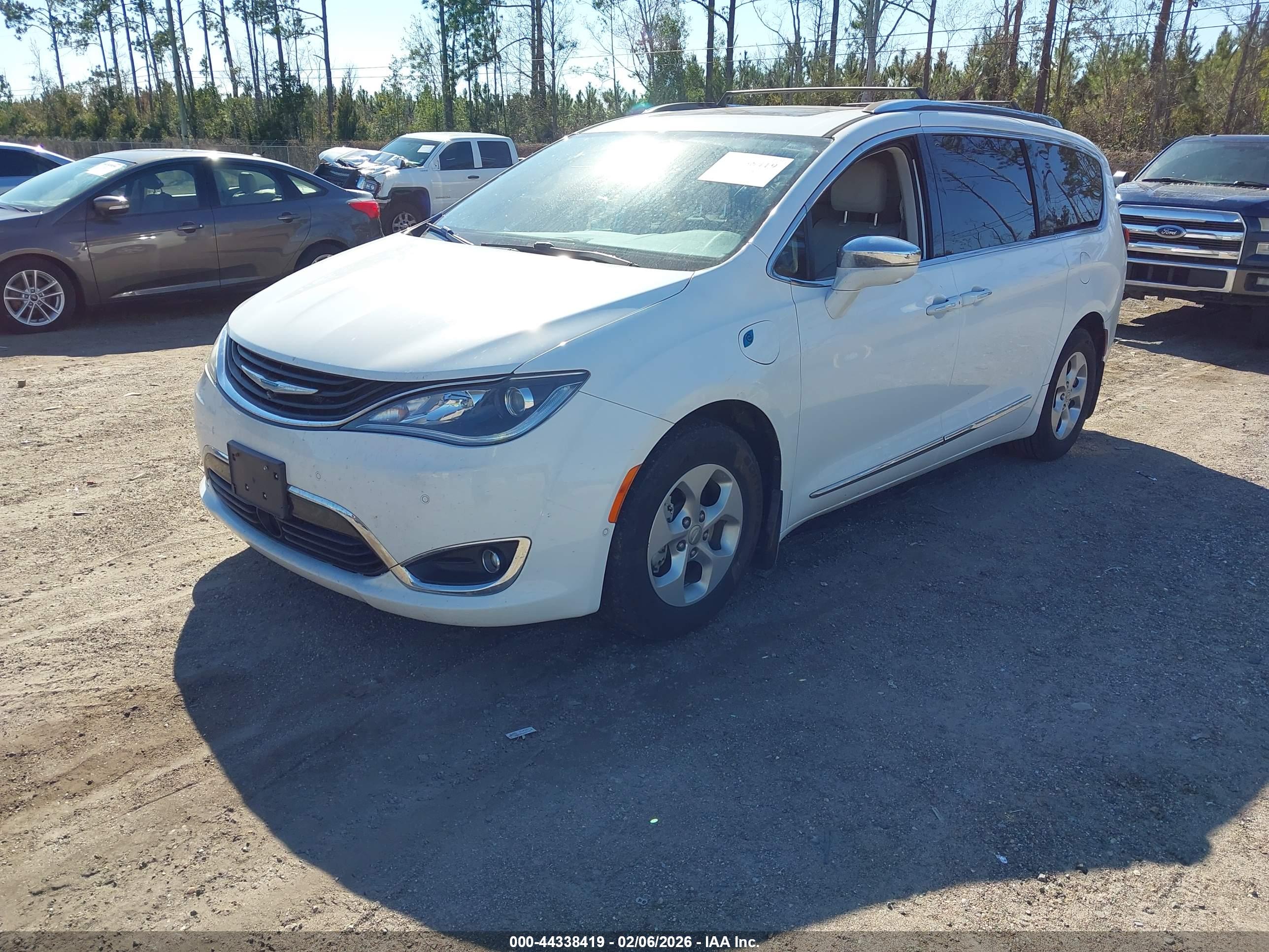 CHRYSLER PACIFICA image 2