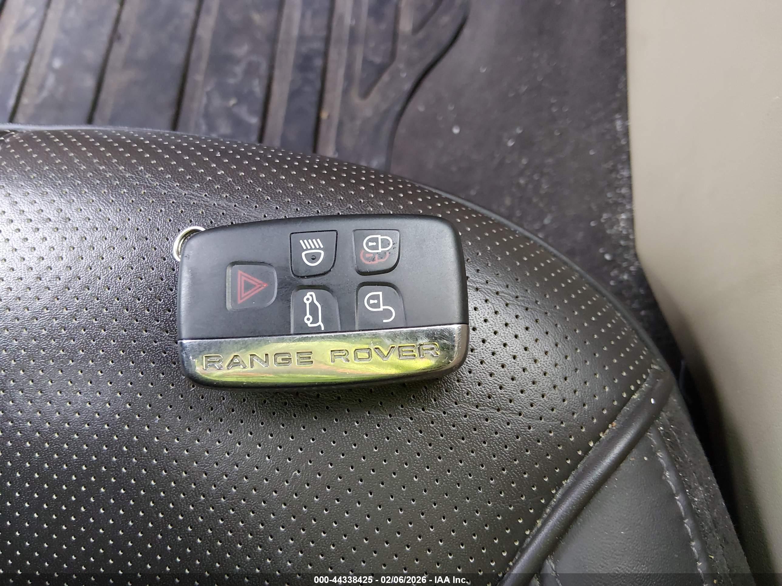 LAND ROVER image 11