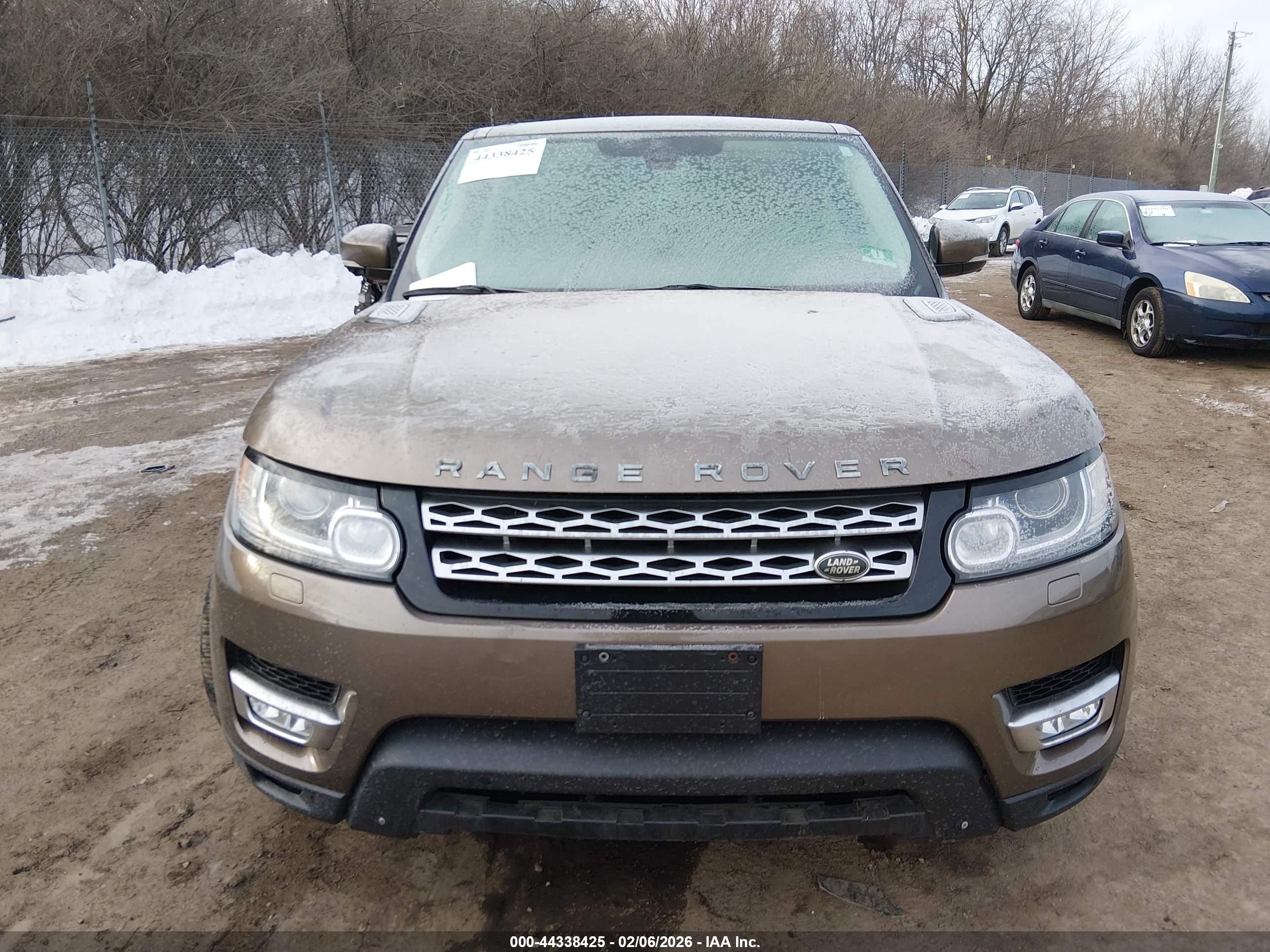LAND ROVER image 6