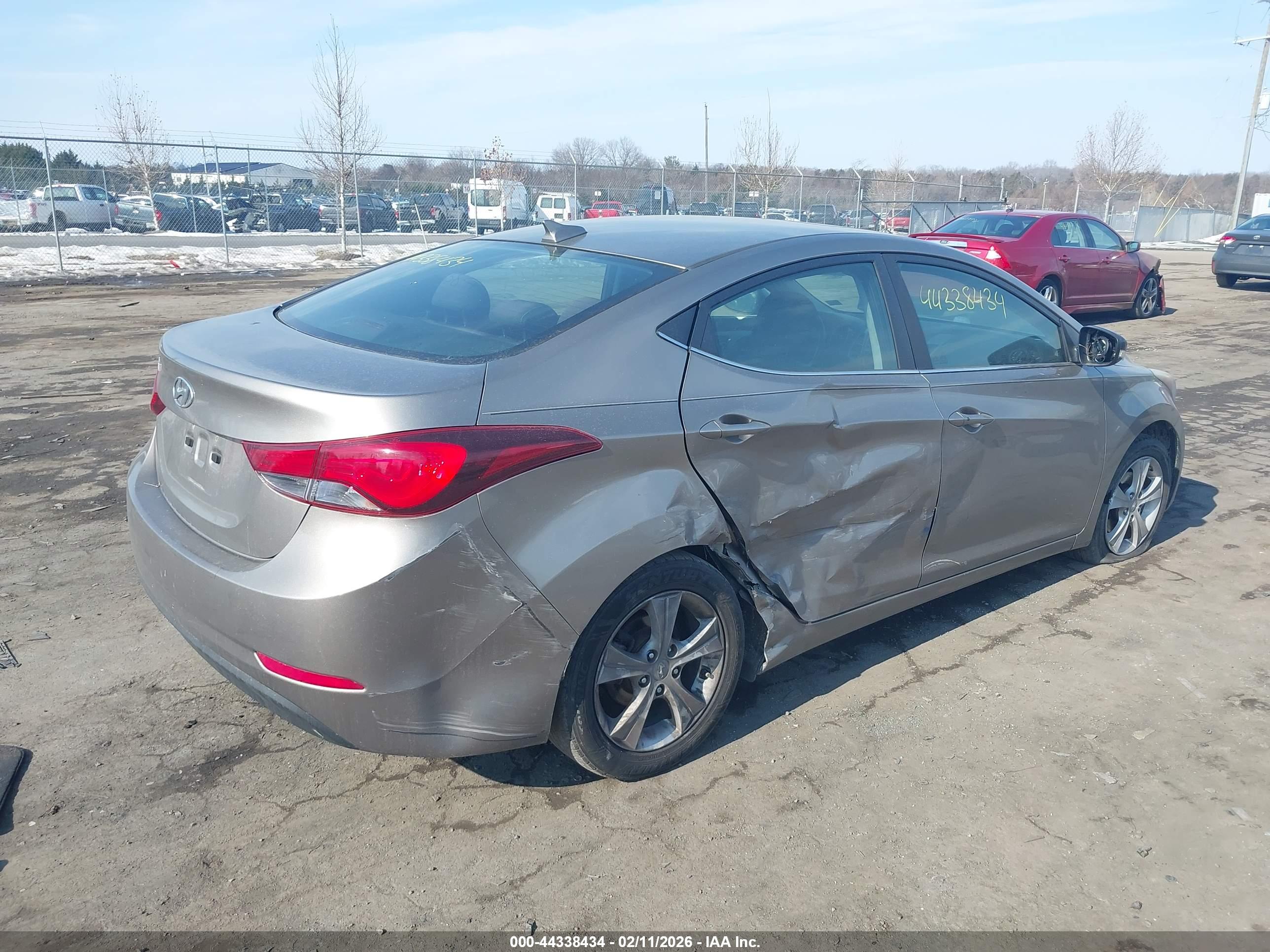 HYUNDAI ELANTRA image 4
