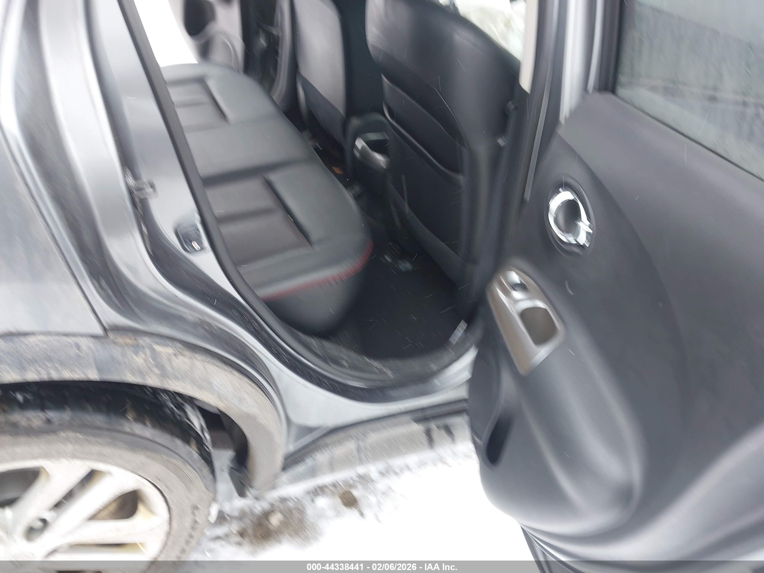 NISSAN JUKE image 8
