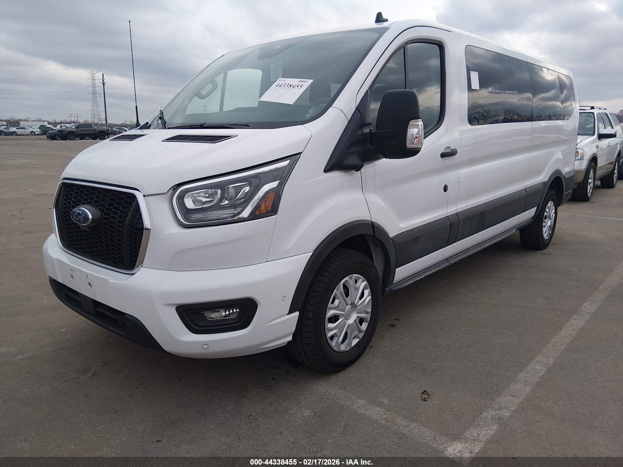 FORD TRANSIT-350 image 2