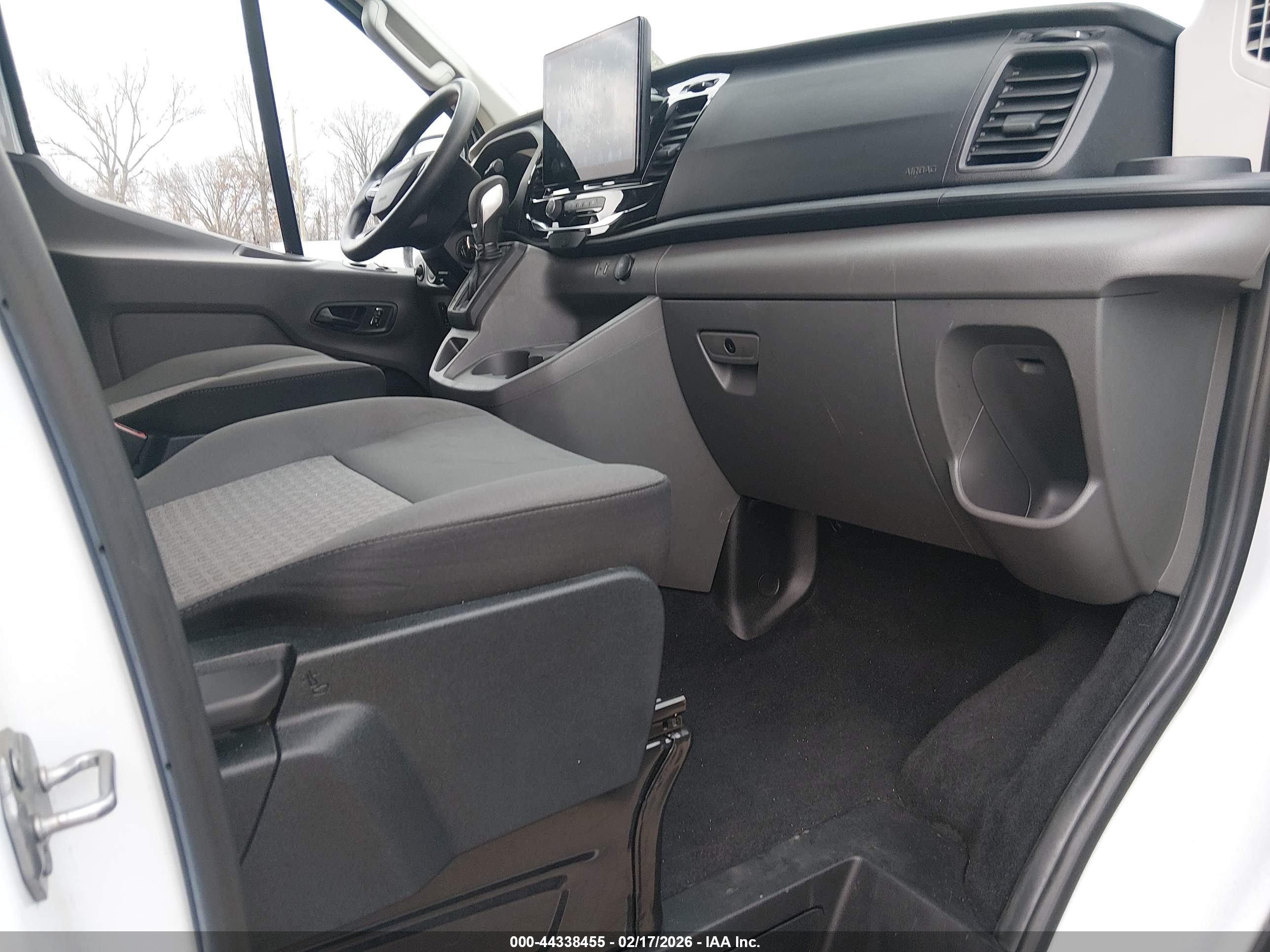 FORD TRANSIT-350 image 5