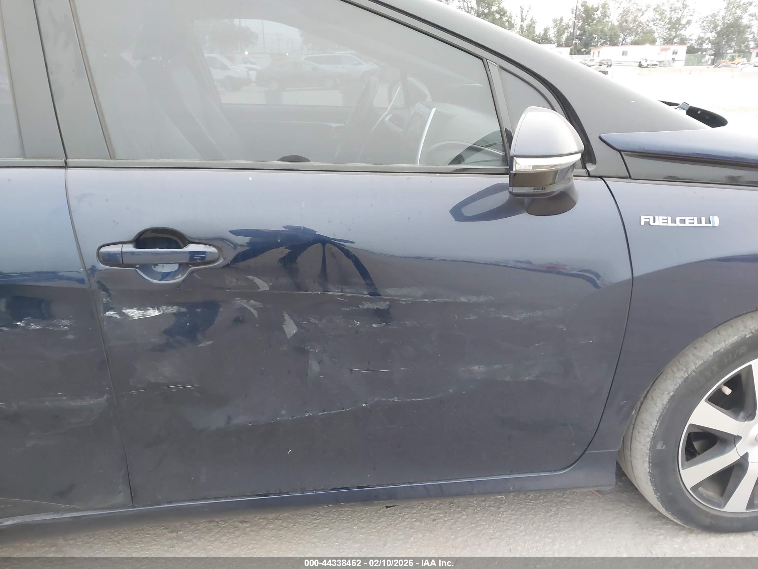 TOYOTA MIRAI image 6