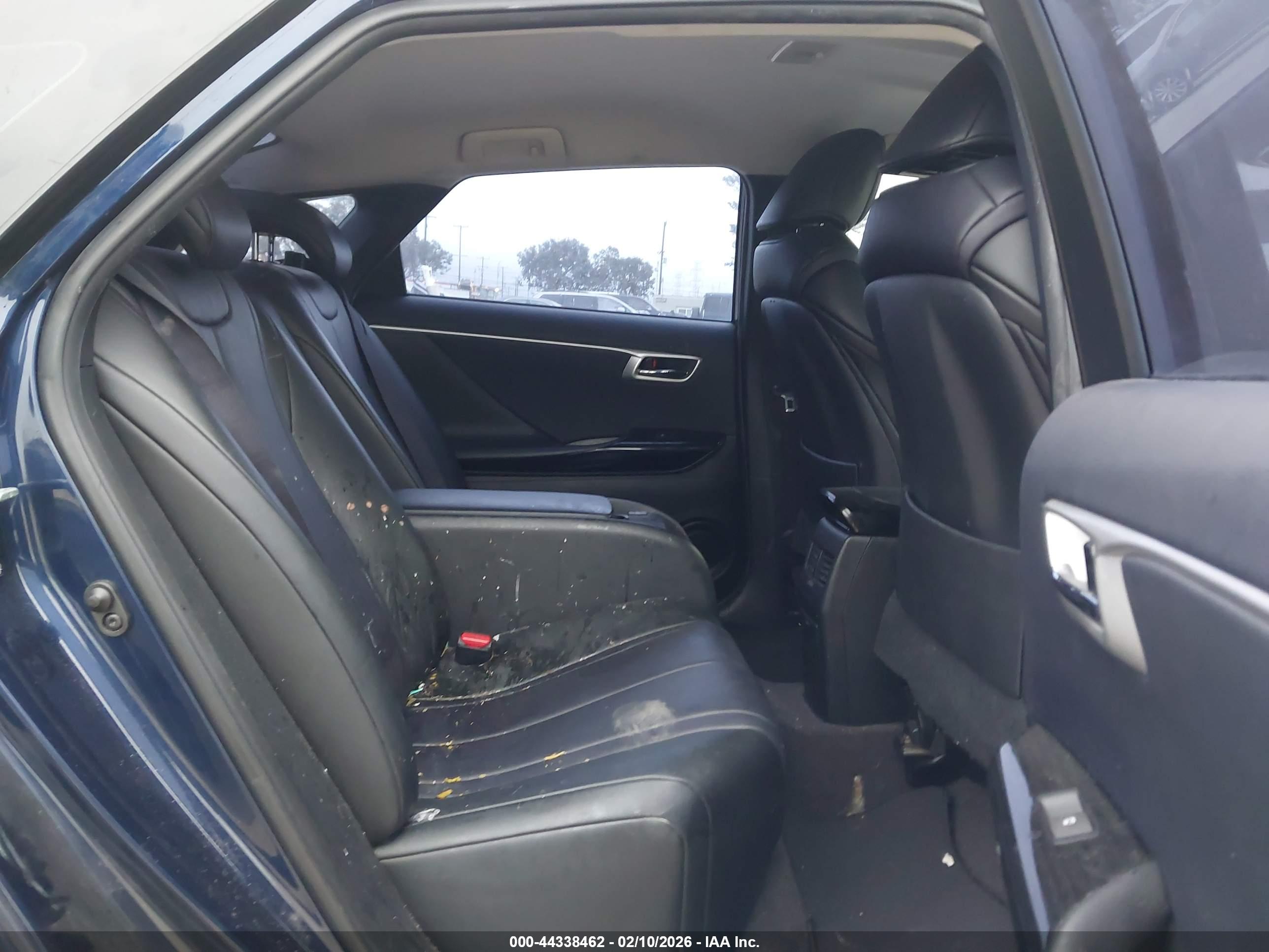 TOYOTA MIRAI image 8