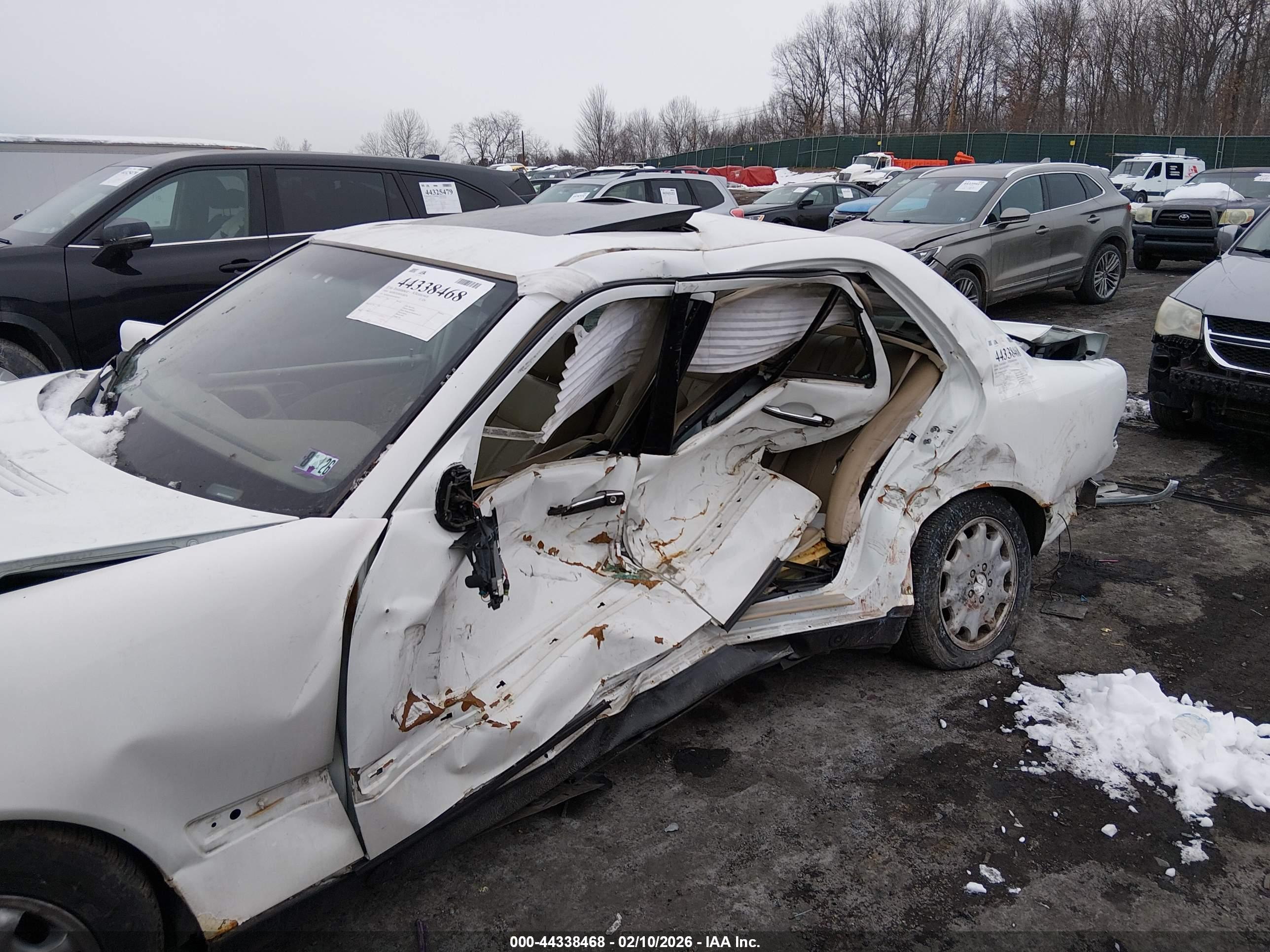 MERCEDES-BENZ E image 6