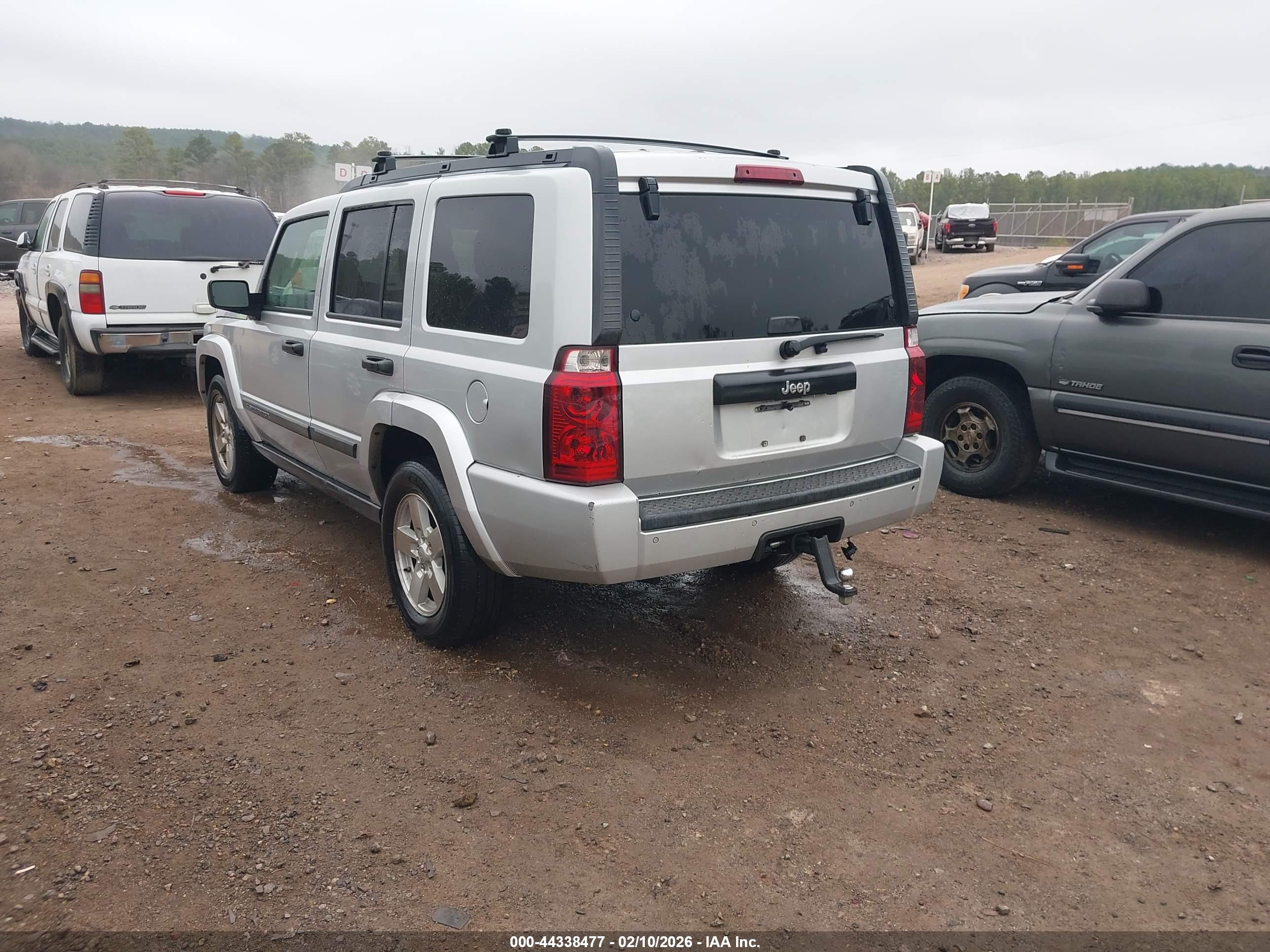 JEEP COMMANDER image 3