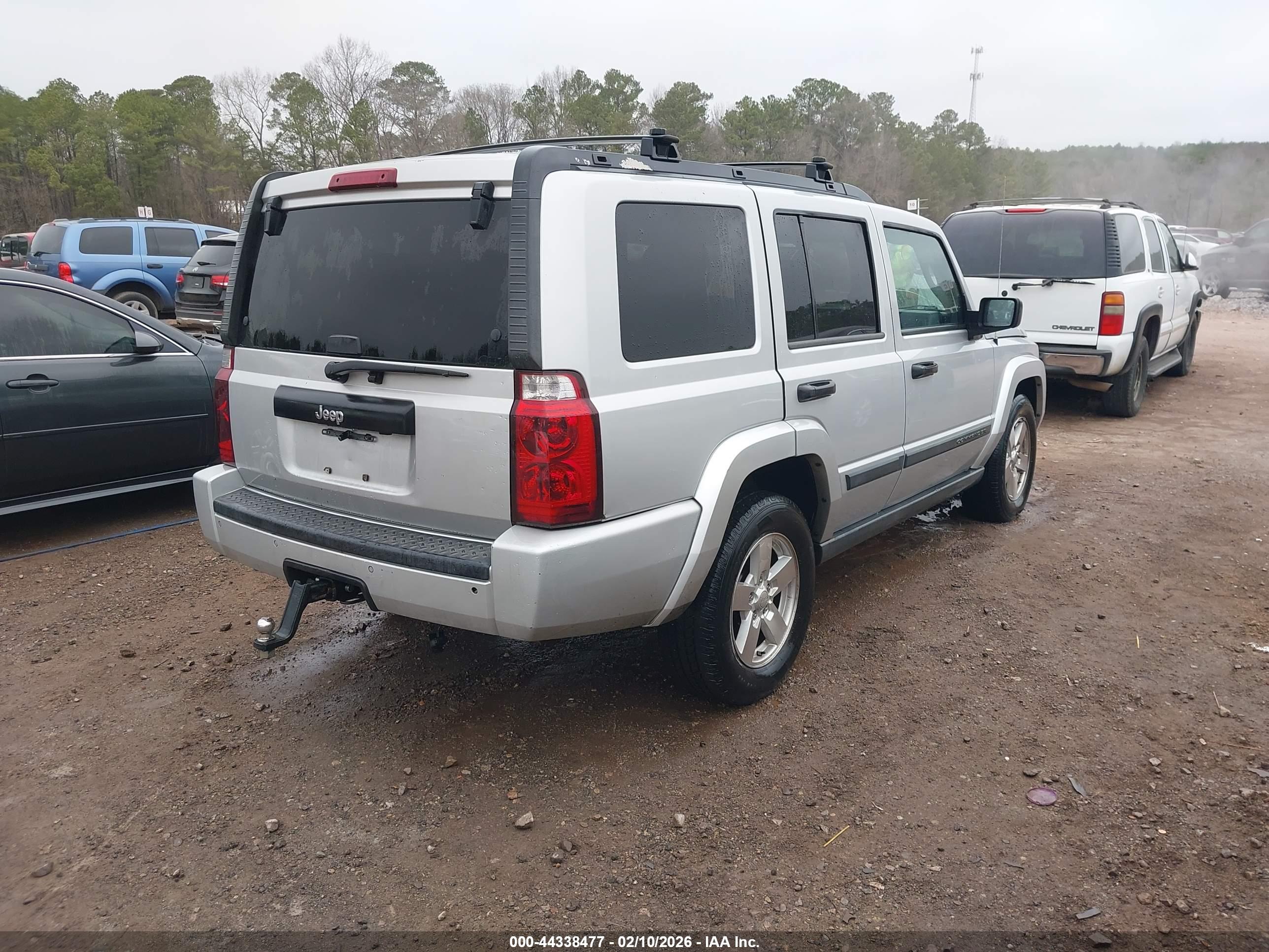 JEEP COMMANDER image 4
