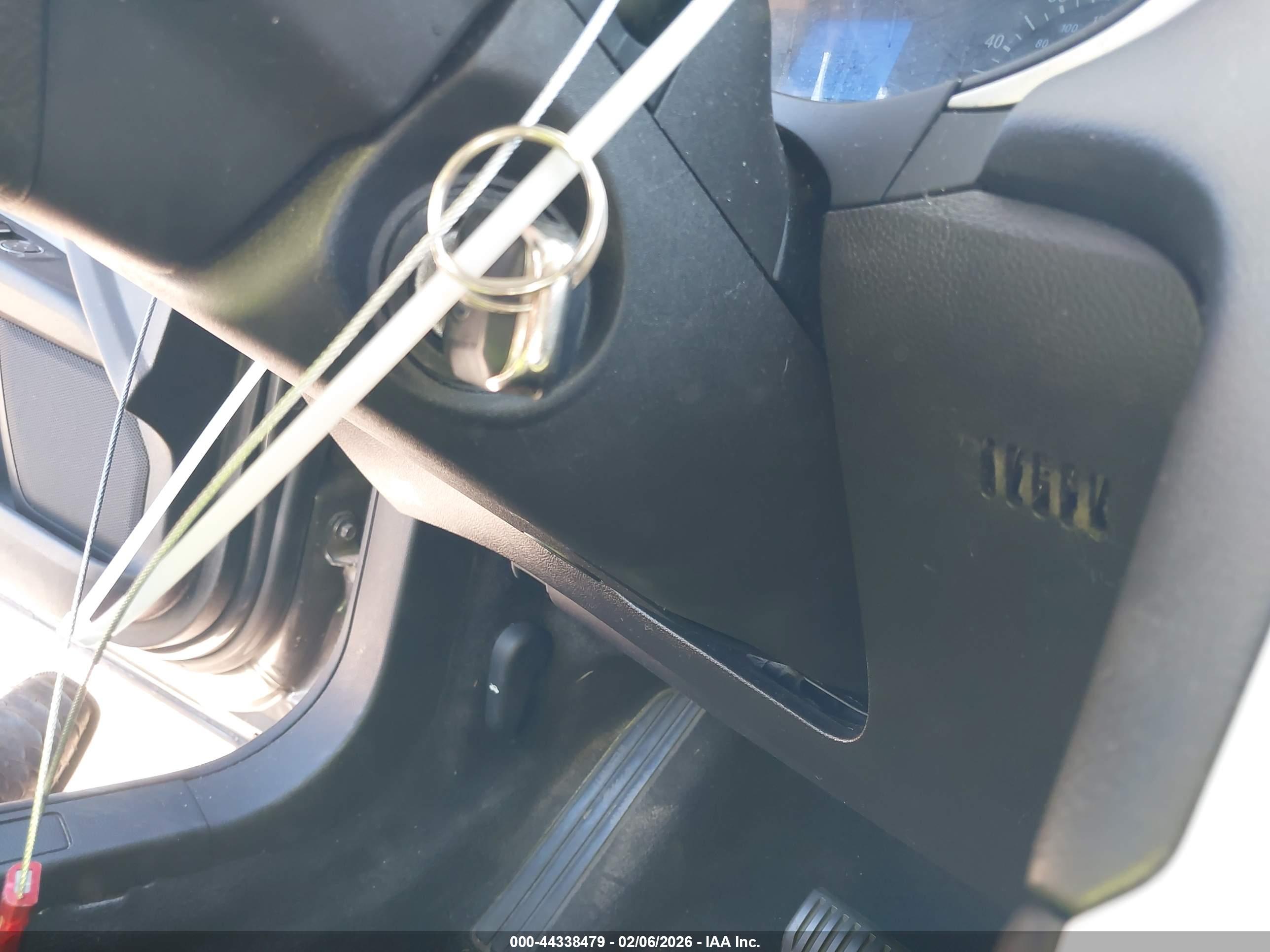 FORD FUSION image 11