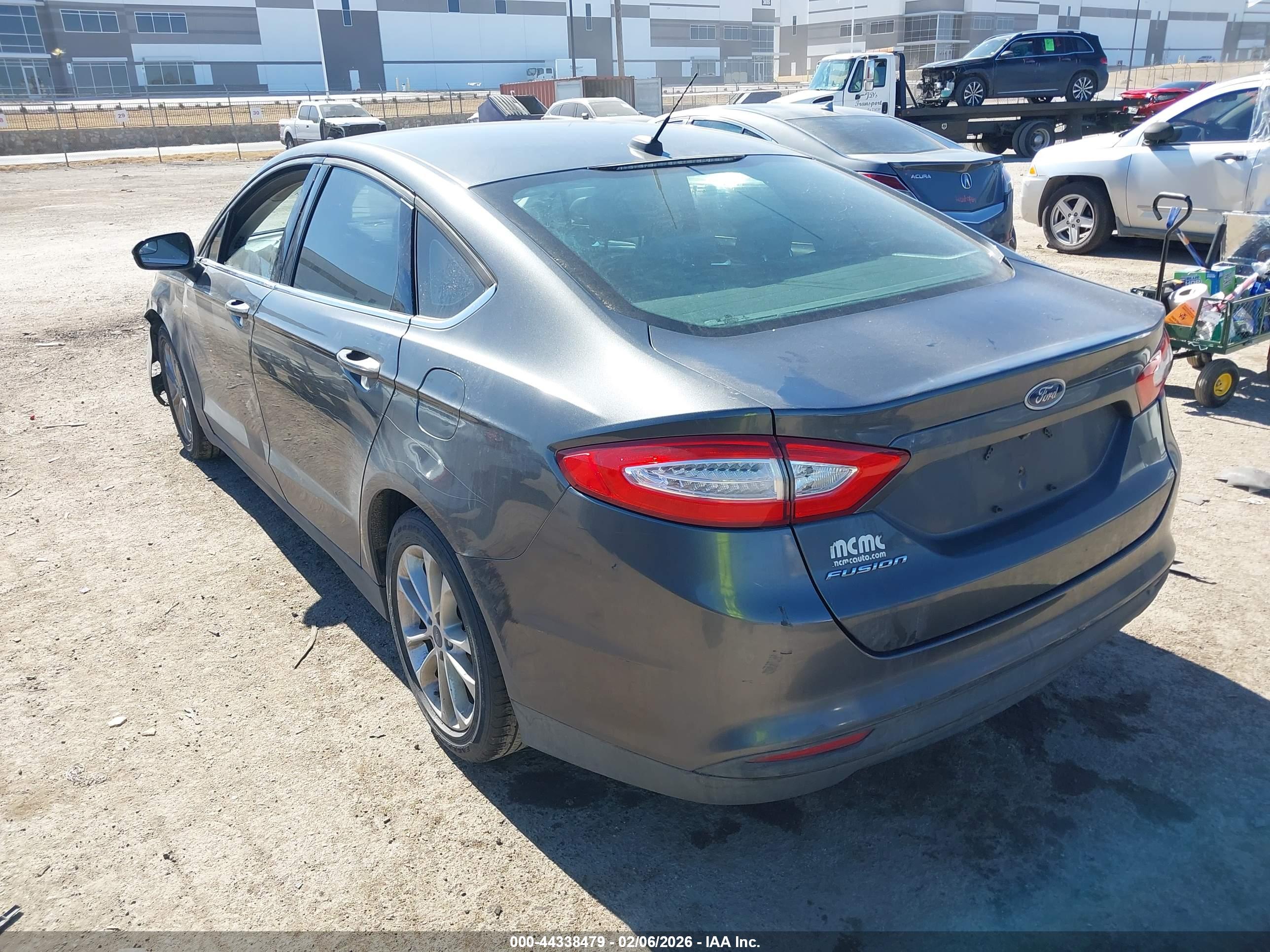 FORD FUSION image 3