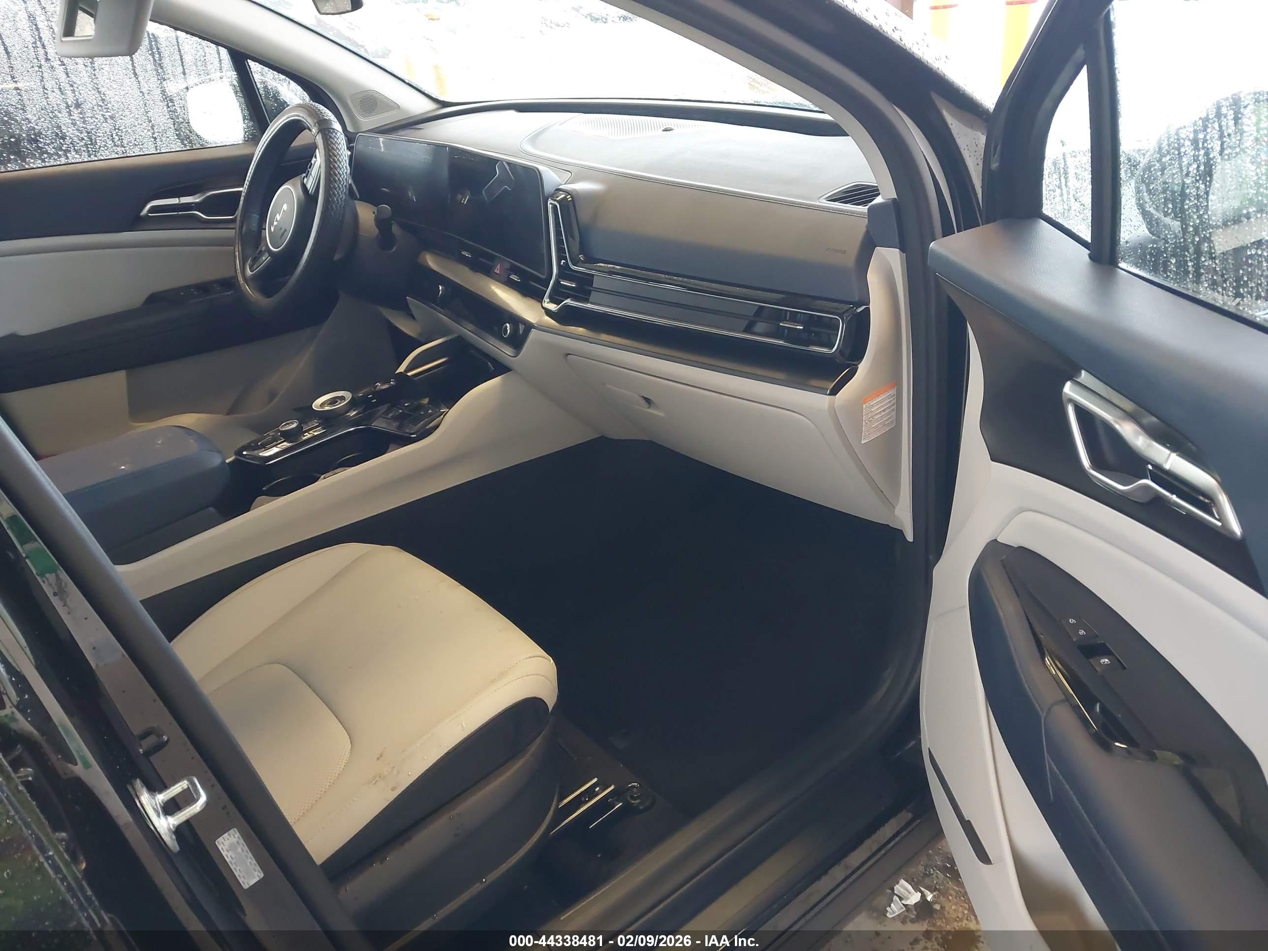 KIA SPORTAGE image 5