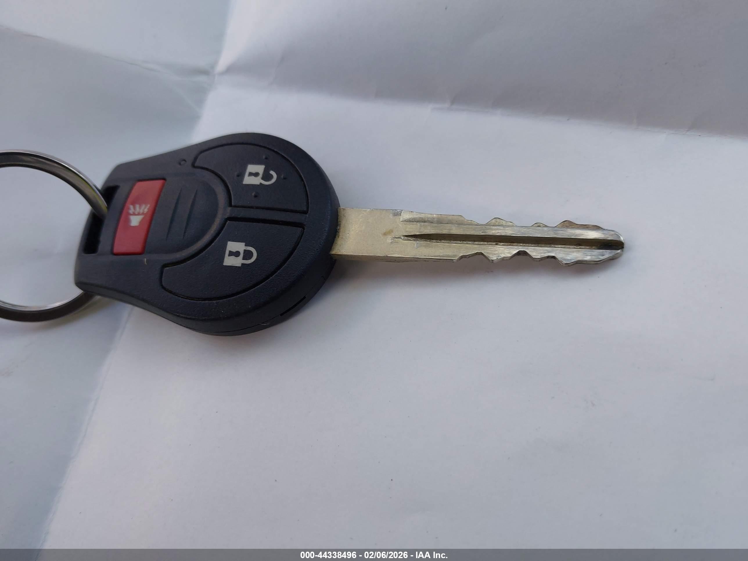 NISSAN VERSA image 11