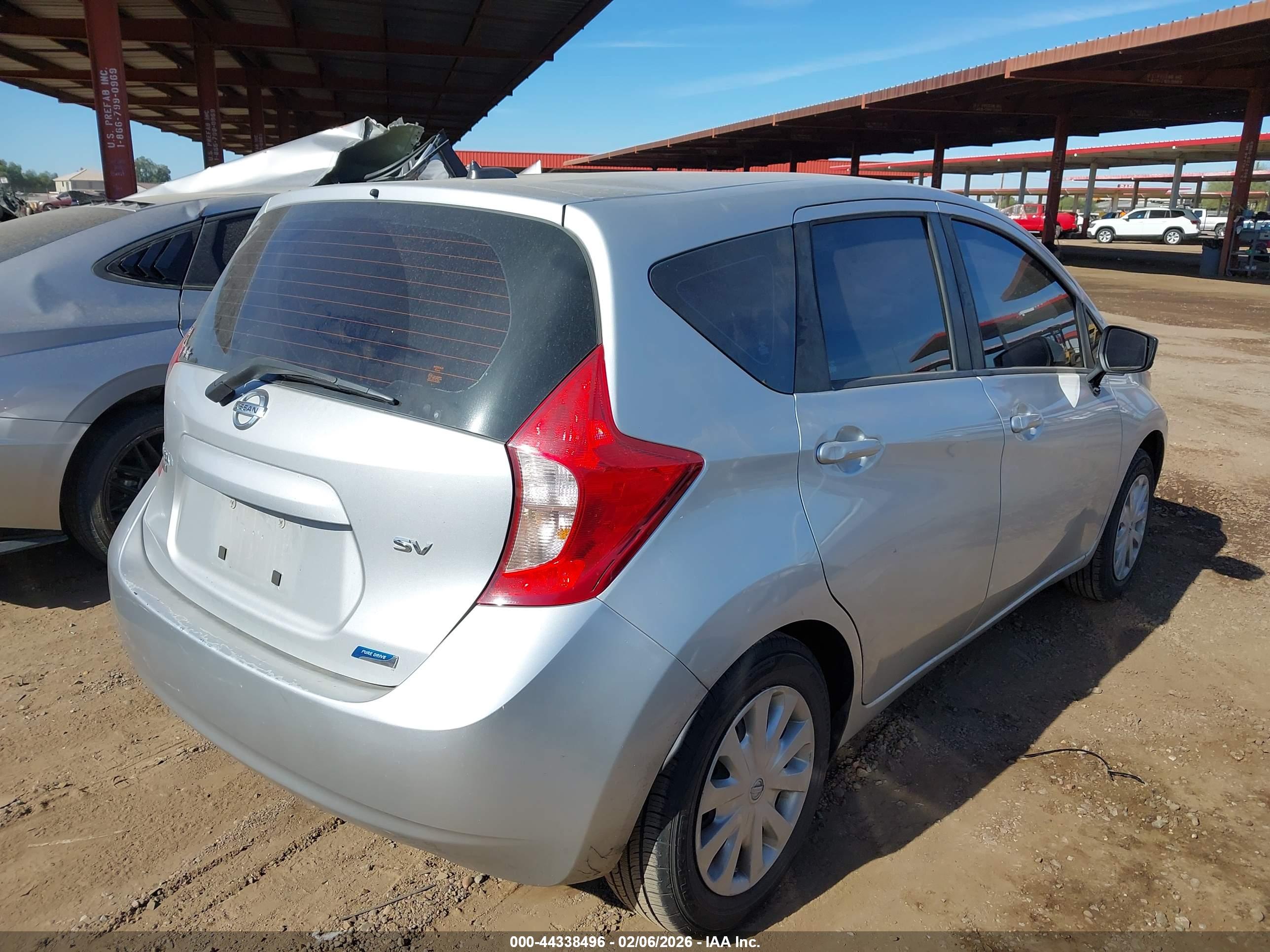 NISSAN VERSA image 4