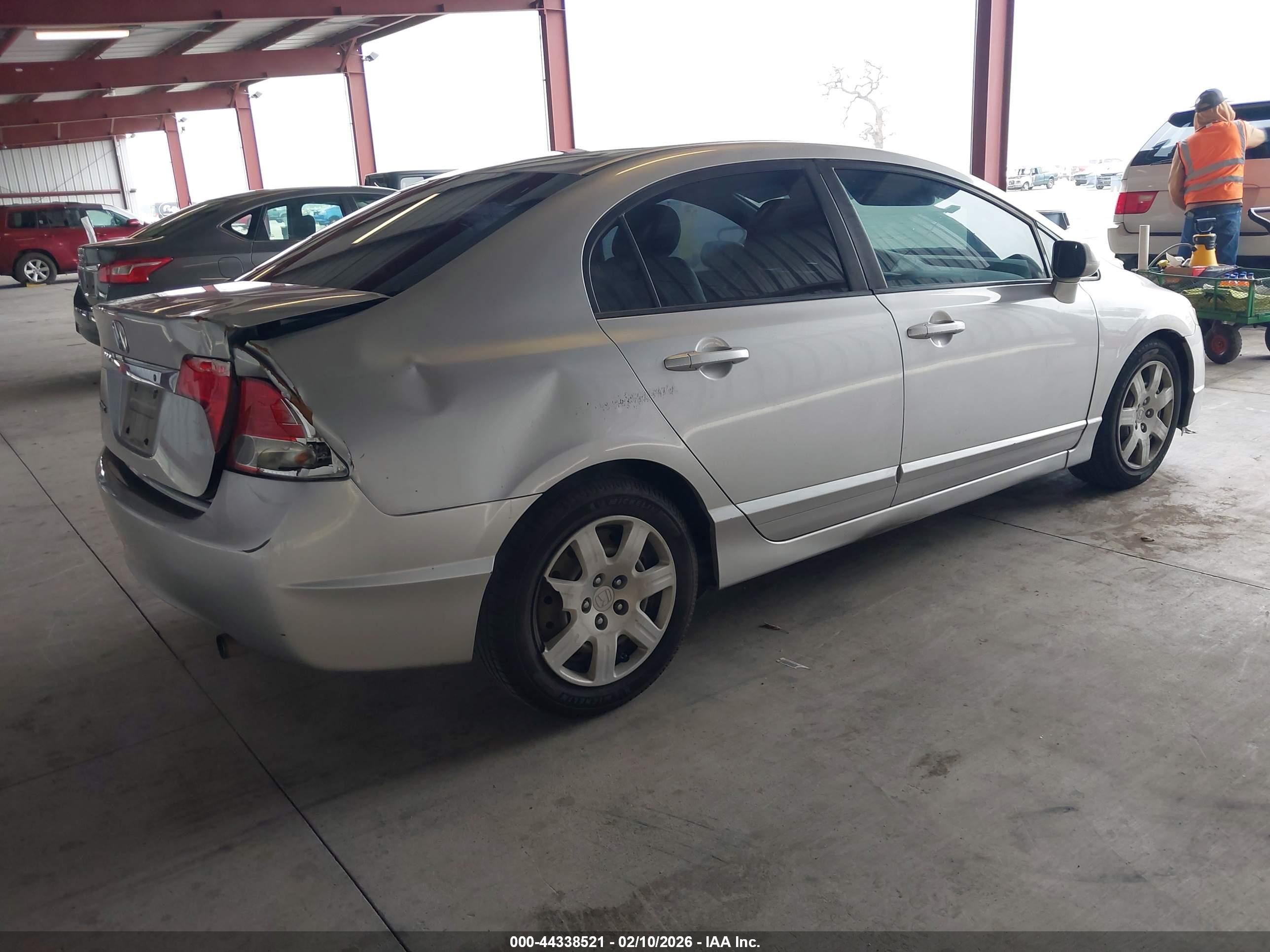 HONDA CIVIC image 4
