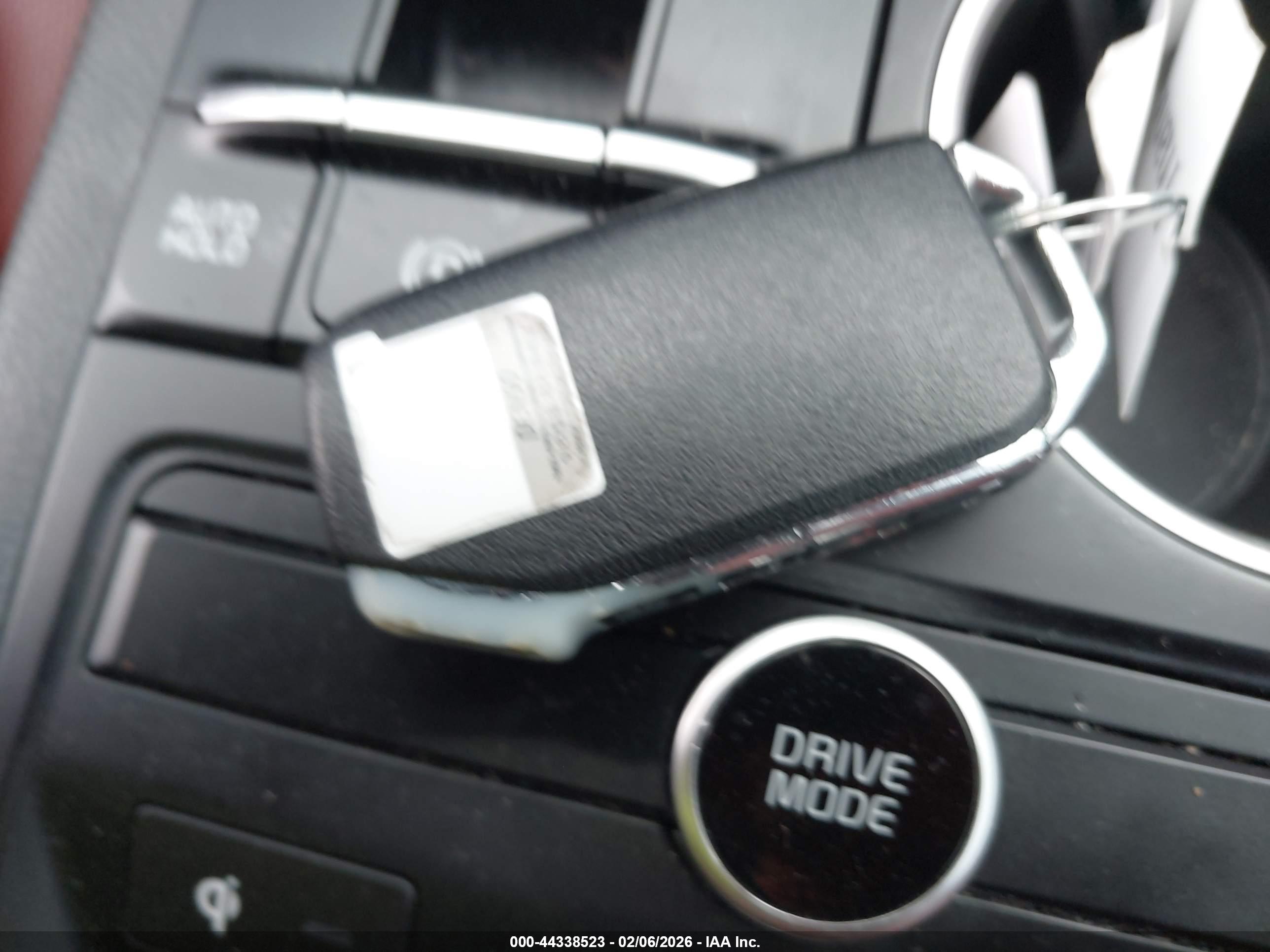 KIA K5 image 11