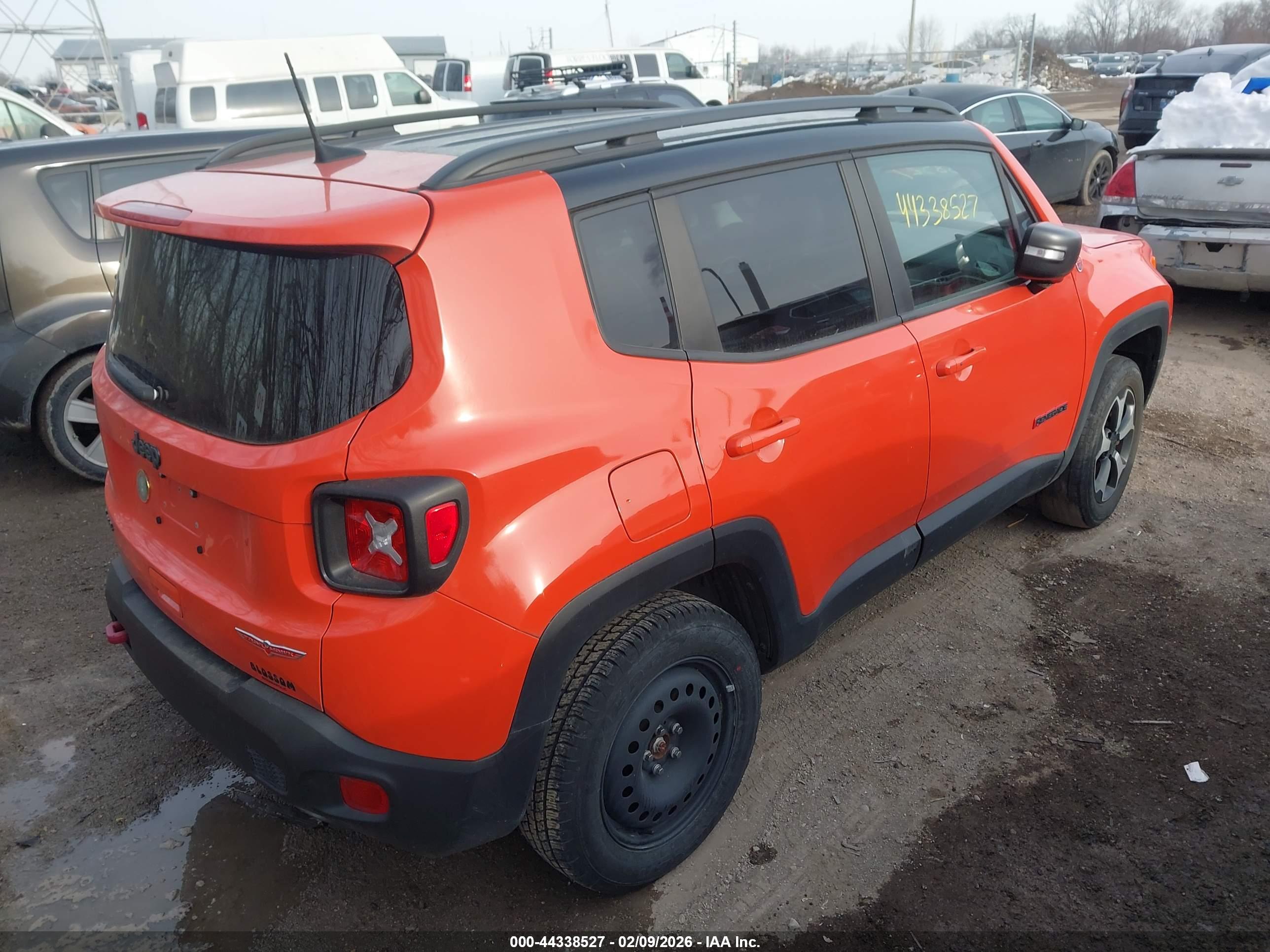 JEEP RENEGADE image 4