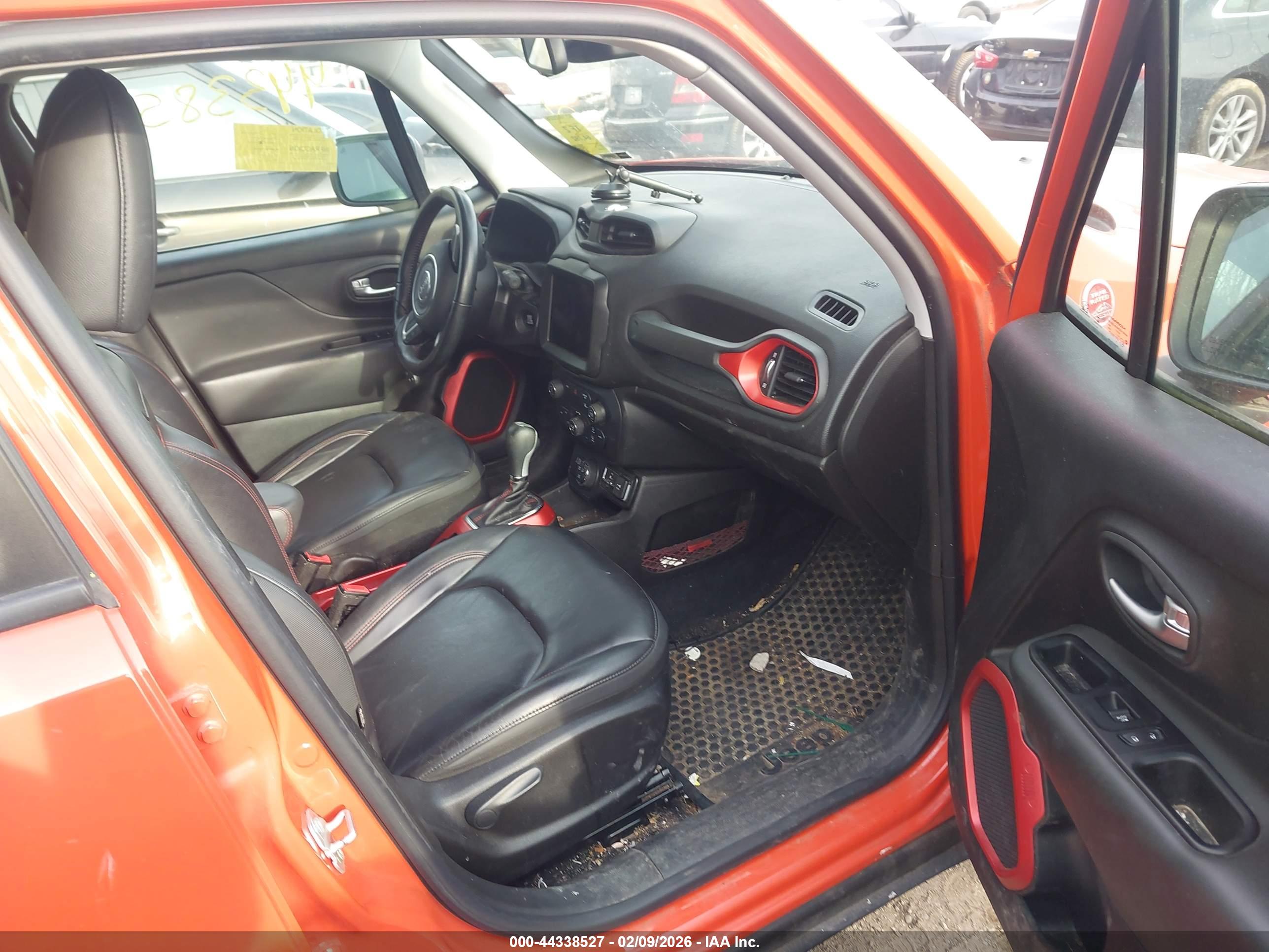 JEEP RENEGADE image 5