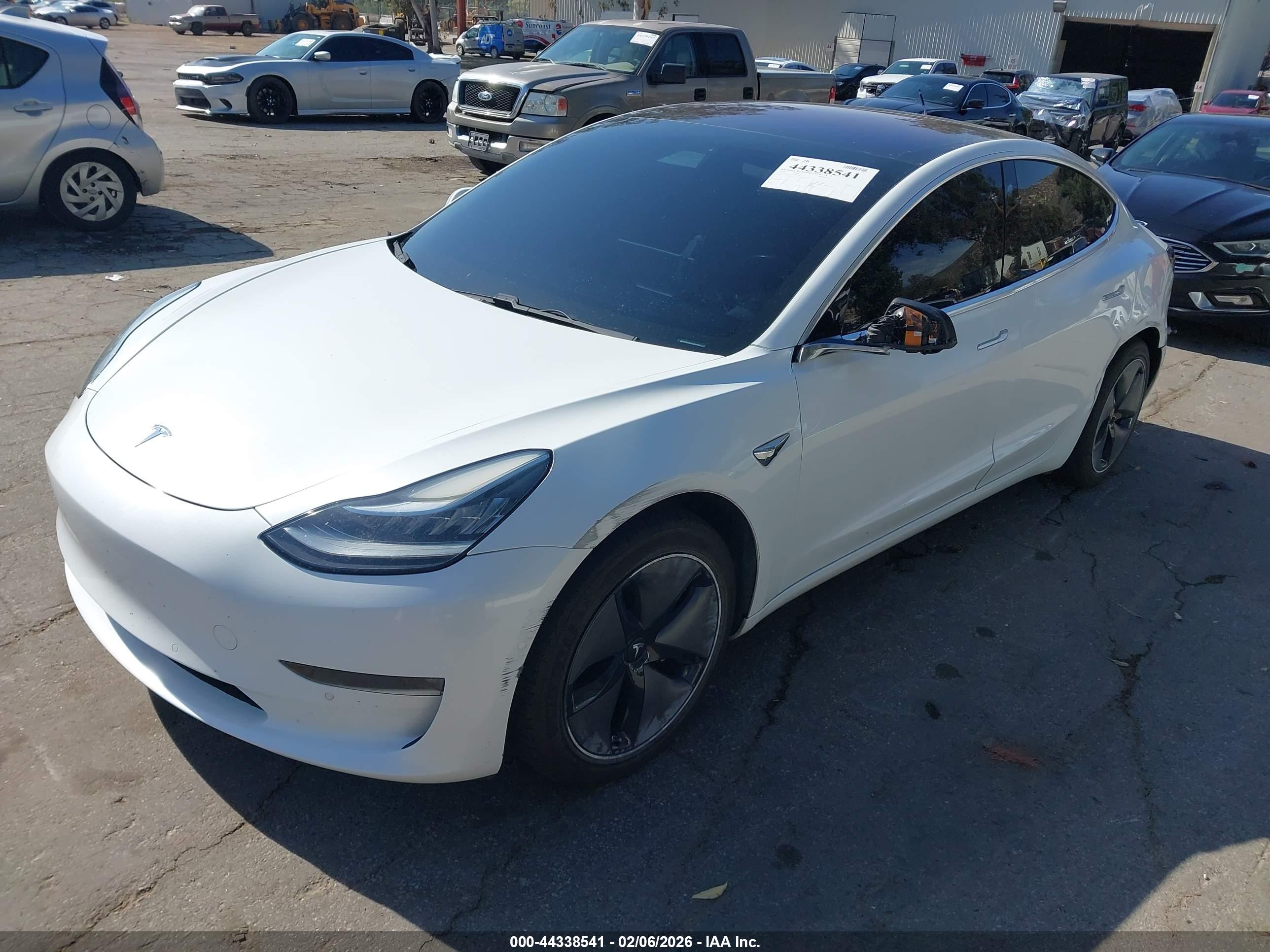 TESLA MODEL image 2