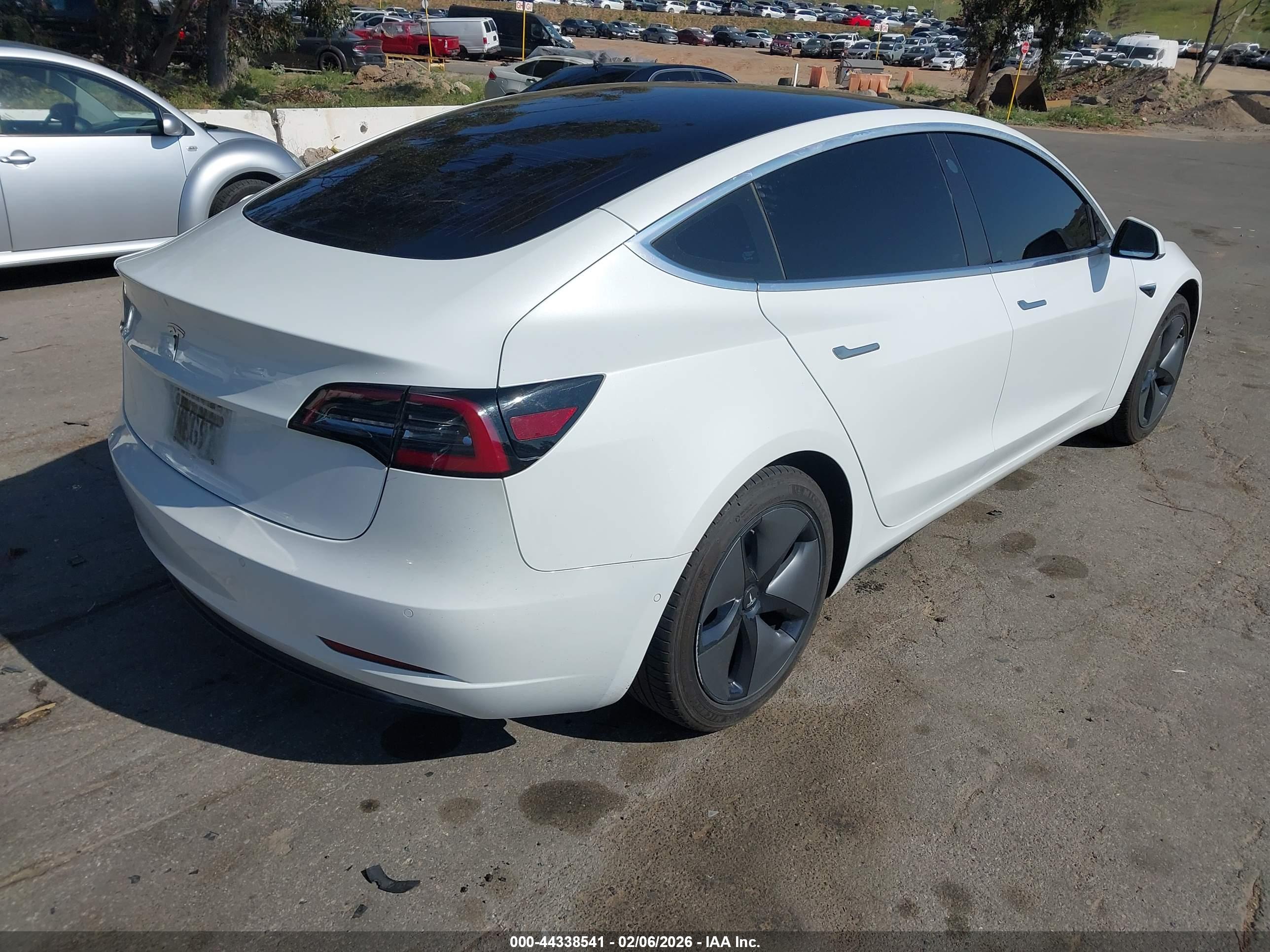TESLA MODEL image 4