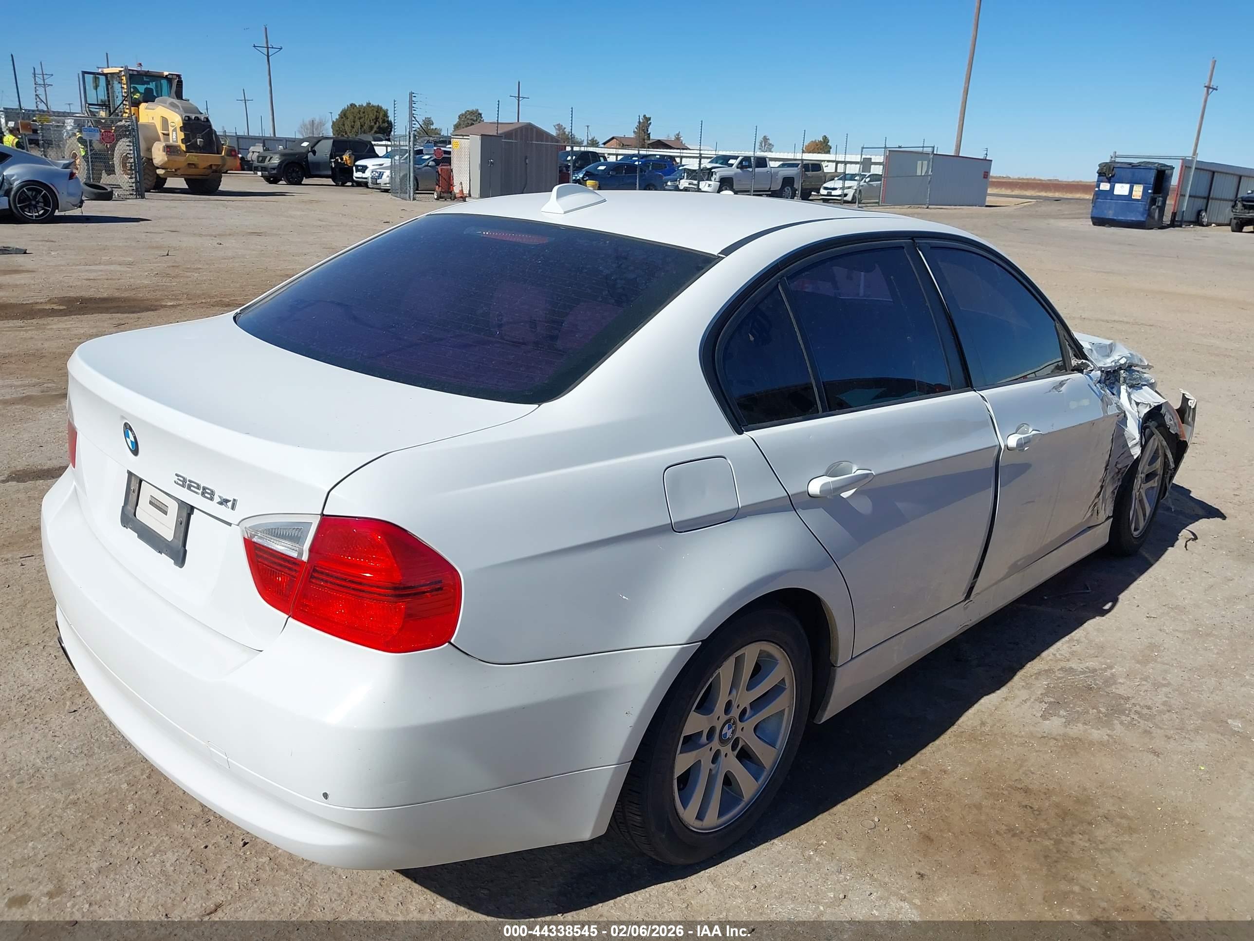 BMW 328XI image 4