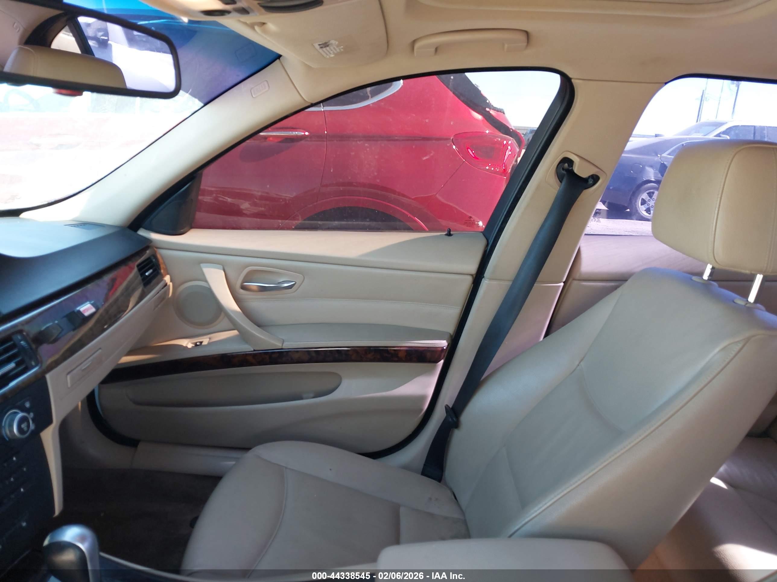 BMW 328XI image 5
